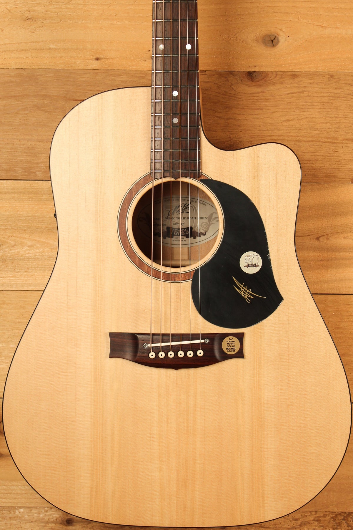 Maton SRS 60C Solid Road Series w/ Sitka & Queensland Maple ID-13229 - Artisan Guitars