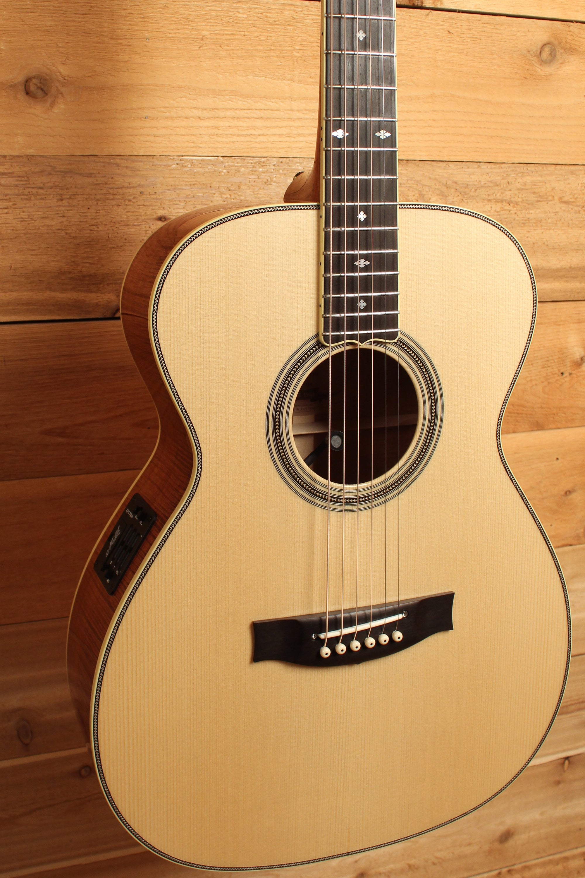 Maton Custom Shop Classic Blackwood Special Guitar with European Spruce & Figured Blackwood ID-13090 - Artisan Guitars