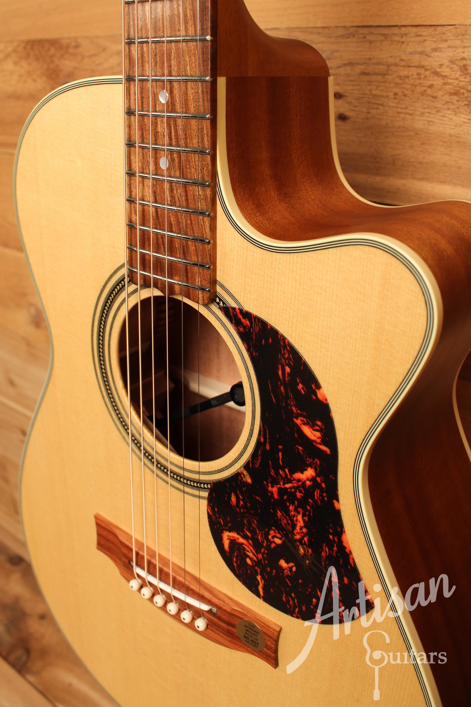 Maton EBG 808C TE Tommy Emmanuel Signature Guitar w/ Cutaway ID-12902 - Artisan Guitars
