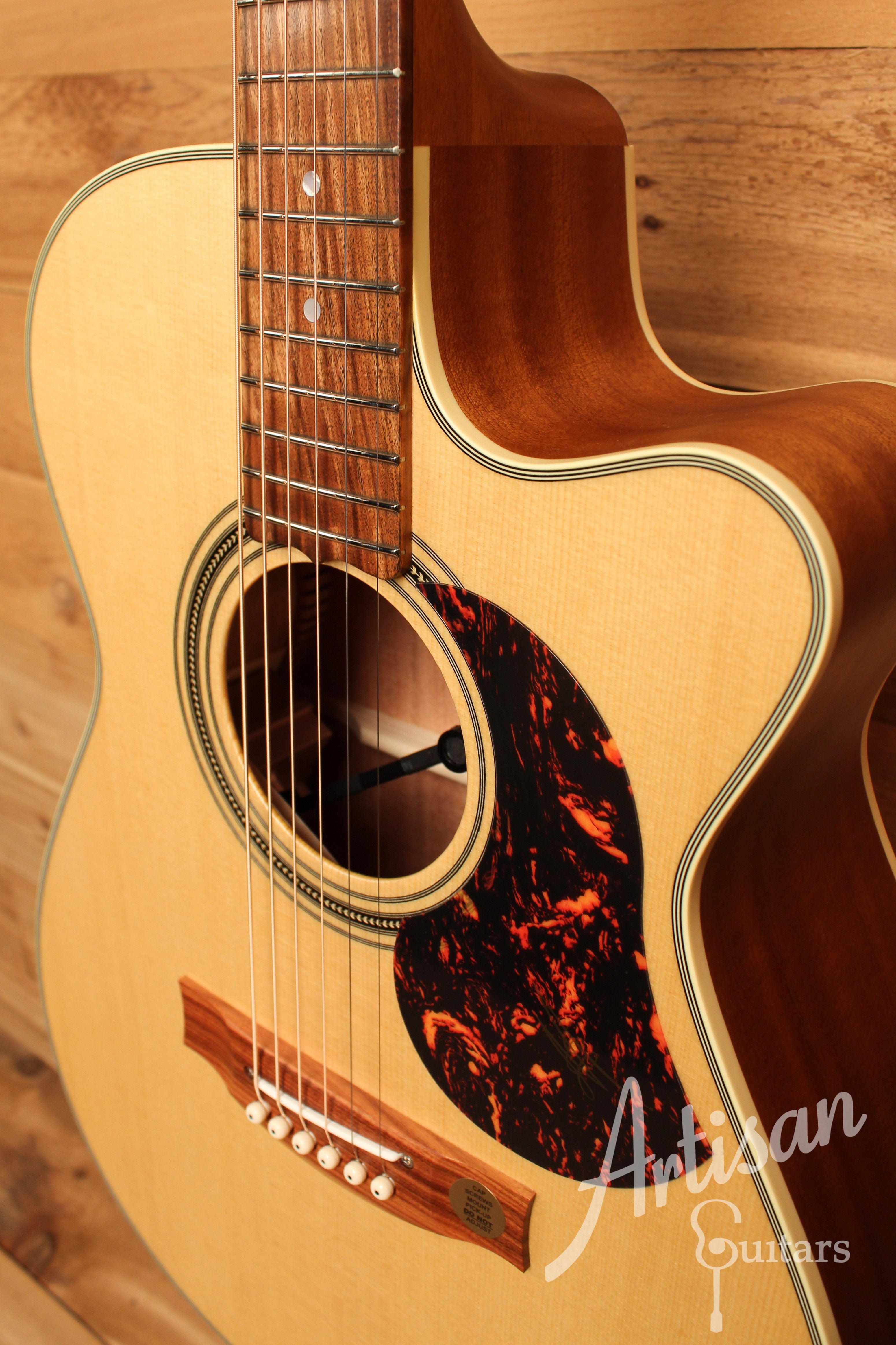 Maton EBG 808C TE Tommy Emmanuel Signature Guitar w/ Cutaway ID-12902 - Artisan Guitars