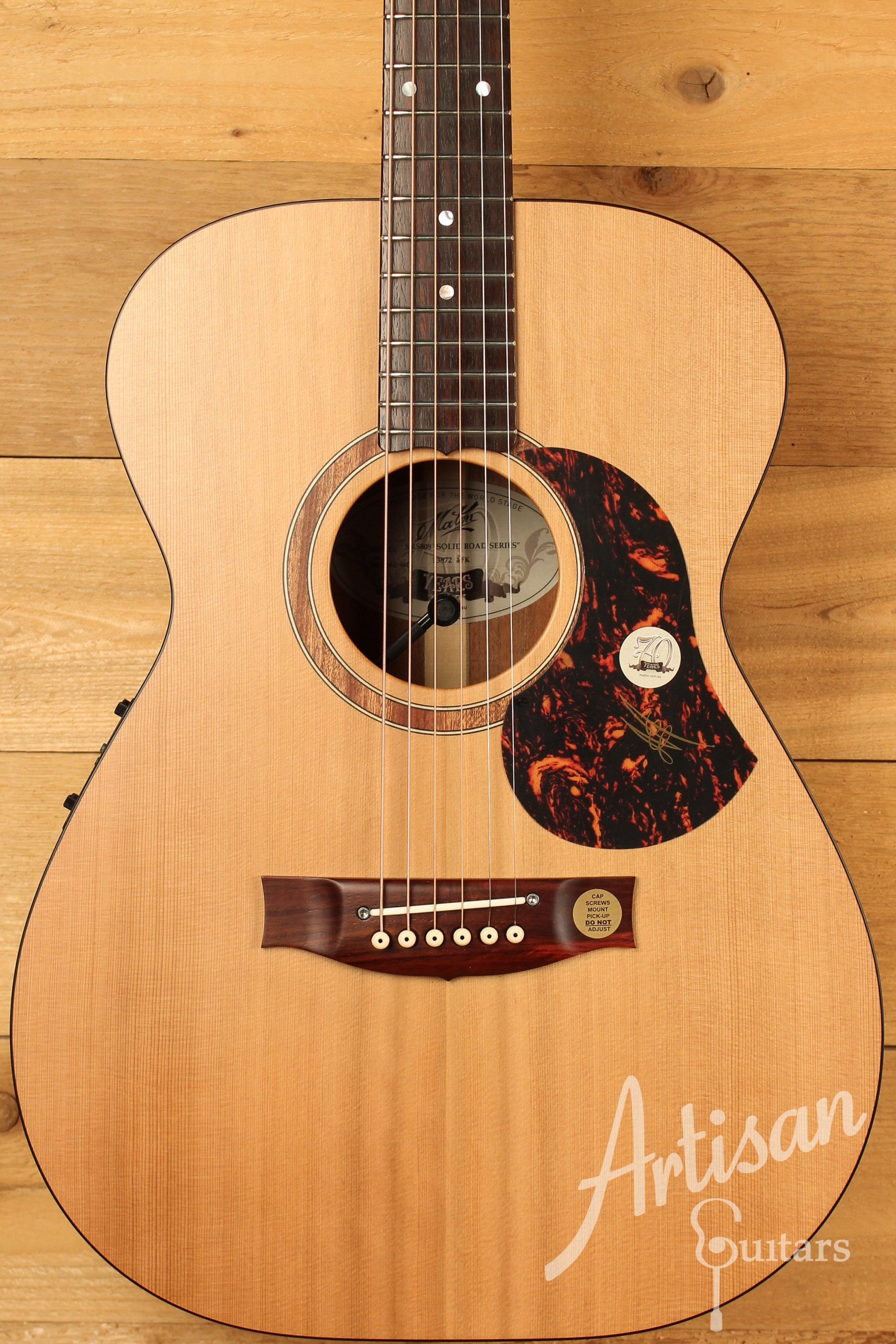 Maton SRS808 Guitar Western Red Cedar and Solid Blackwood ID-12690 - Artisan Guitars