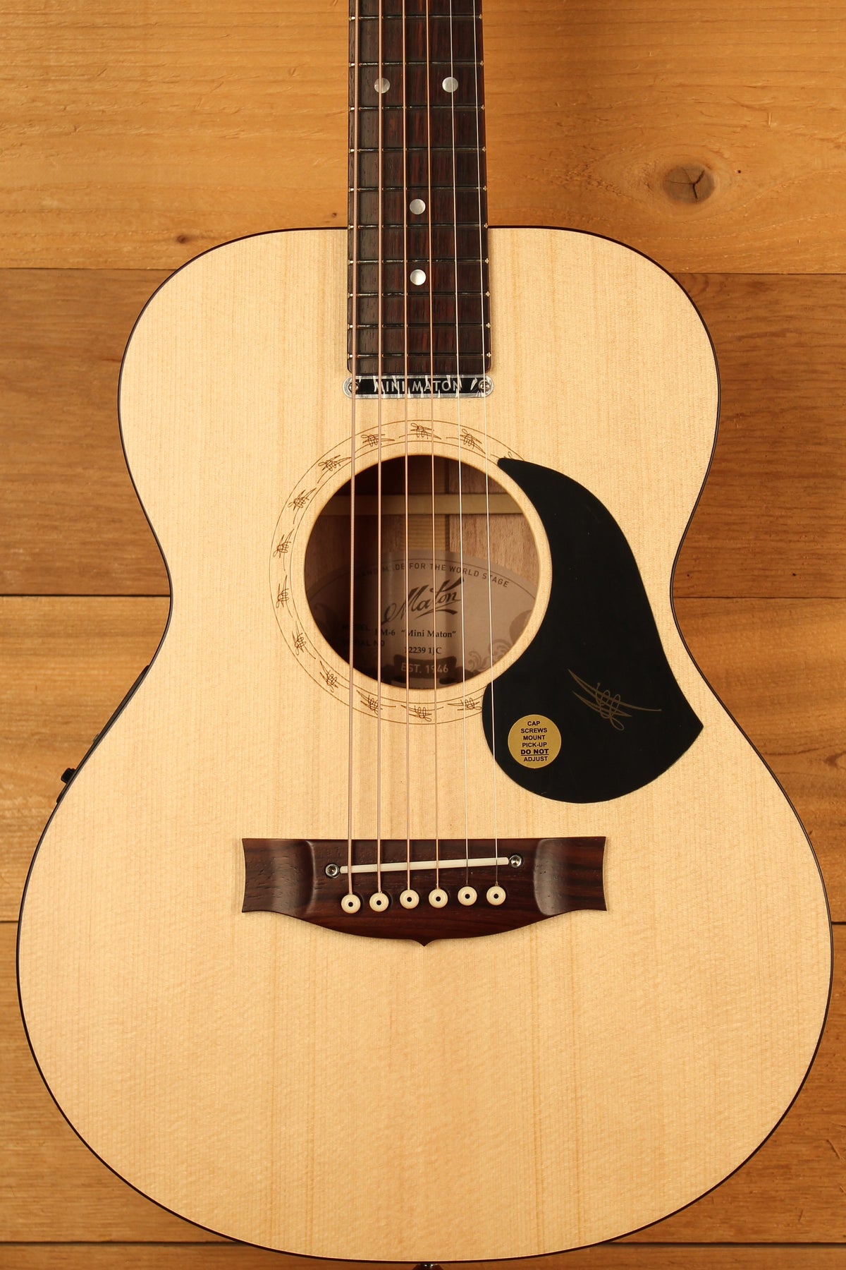 Maton EM6 Mini Guitar Sitka Spuce and Queensland Maple AP5 Original ID-13717 - Artisan Guitars