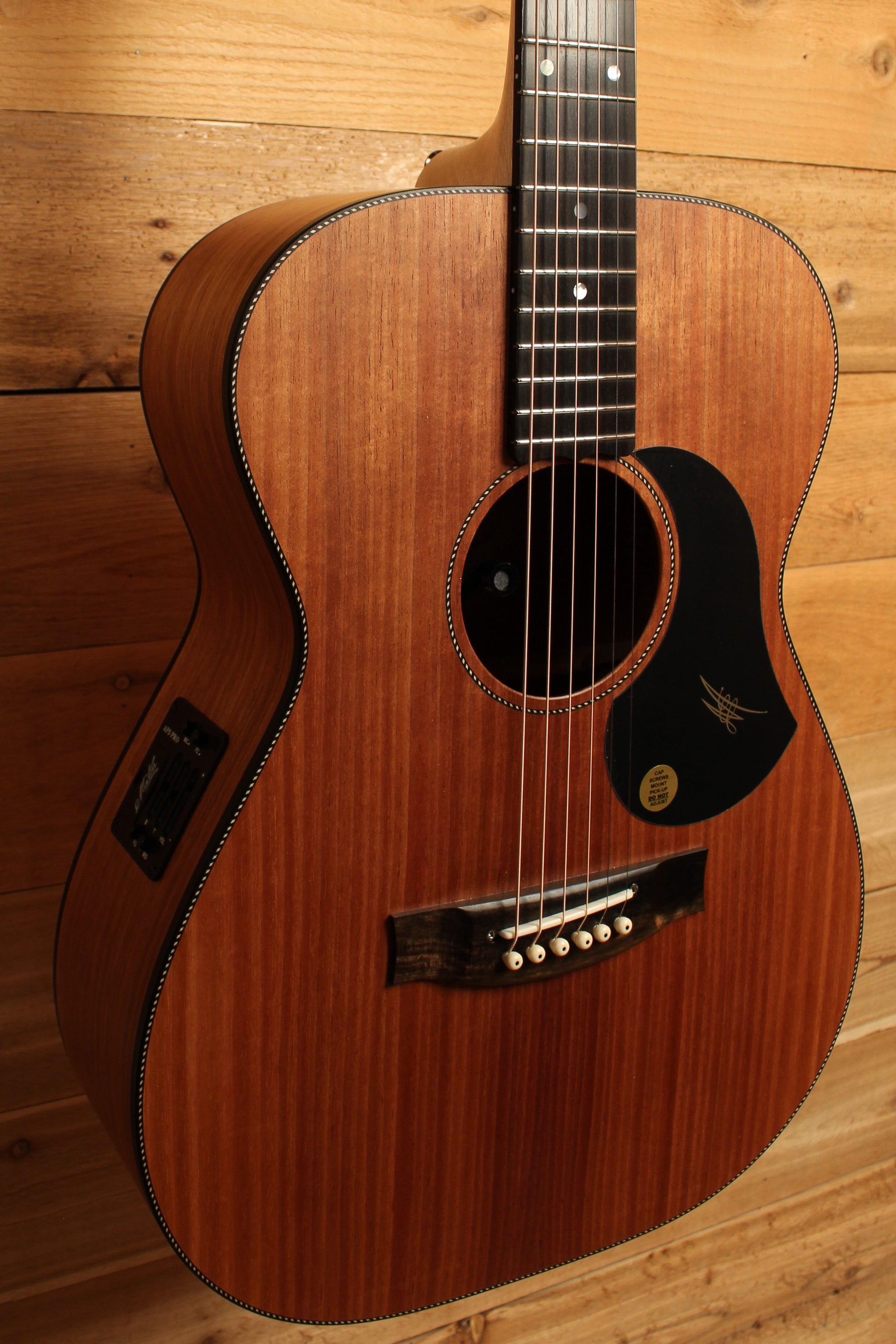 Maton EBW808 Guitar w/ Blackwood Top, Back & Sides w/ AP5 Pro Pickup System  ID-13459 - Artisan Guitars