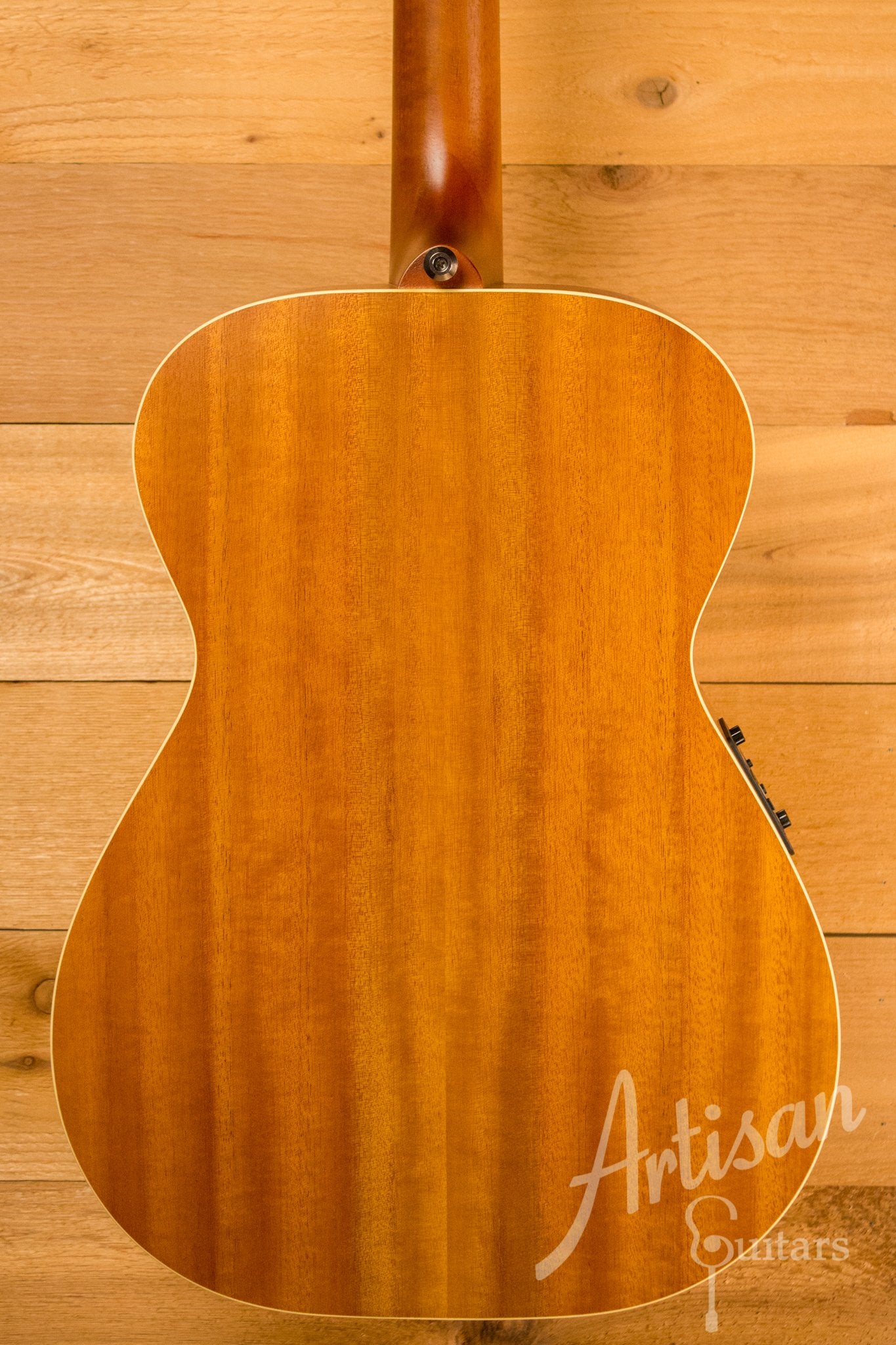 Maton EBG 808 TE Tommy Emmanuel Signature Guitar ID-10823 - Artisan Guitars
