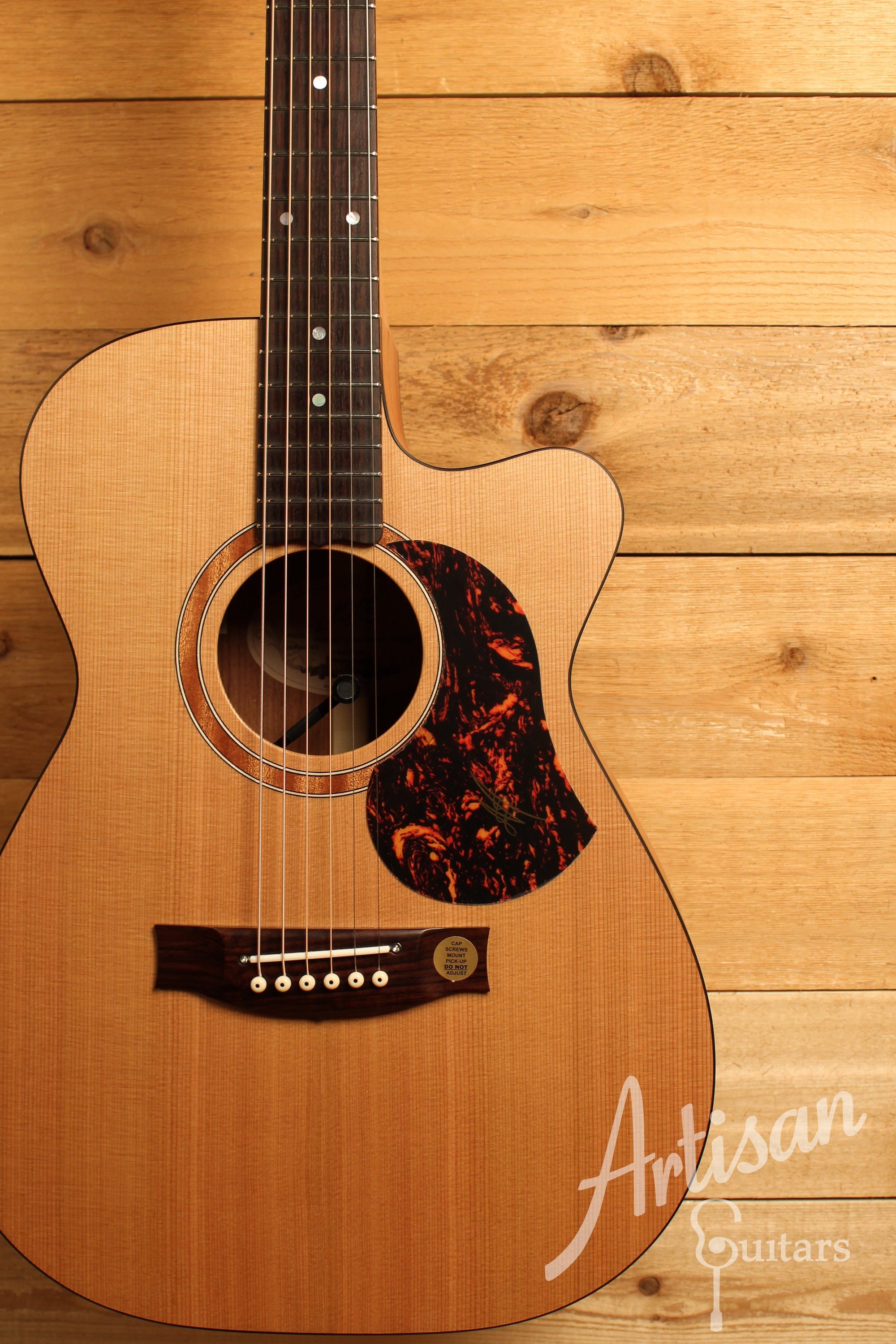 Maton SRS808C Guitar Western Red Cedar and Solid Blackwood w/ Cutaway ID-12987 - Artisan Guitars