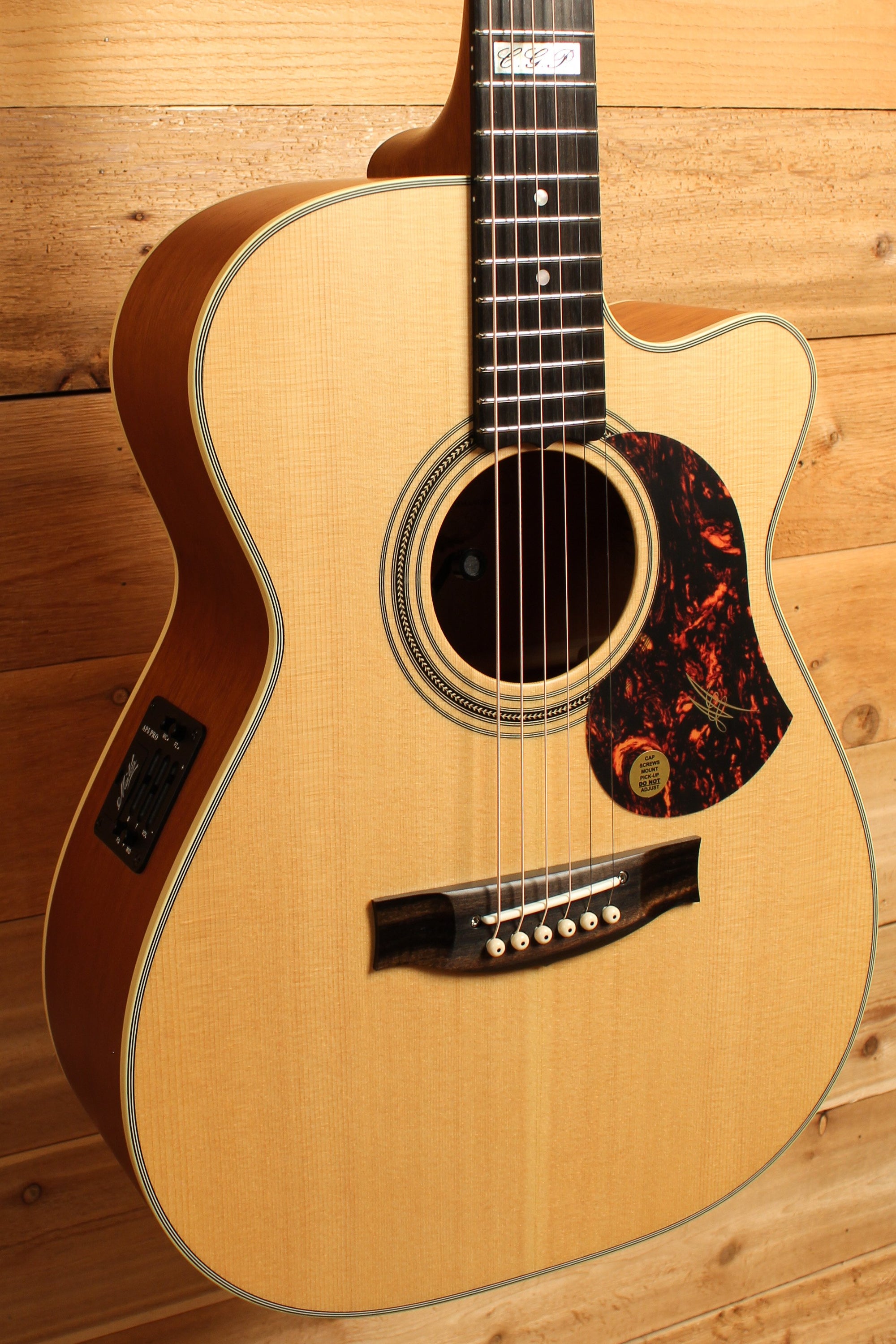 Maton EBG 808C TE Tommy Emmanuel Signature Guitar Cutaway ID-13443 - Artisan Guitars