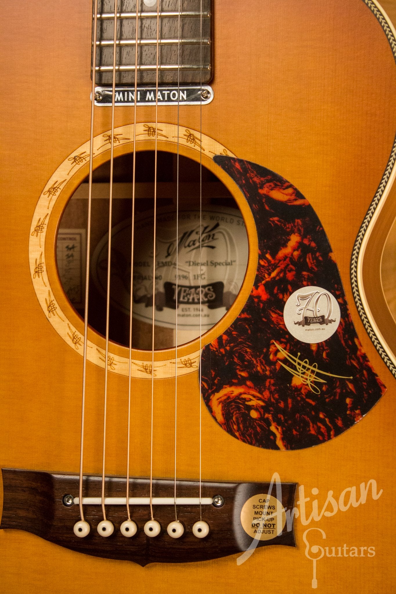 Maton EMD 6 Mini Maton Diesel Guitar Sitka with Blackwood and Vintage Amber Sunburst ID-10822 - Artisan Guitars