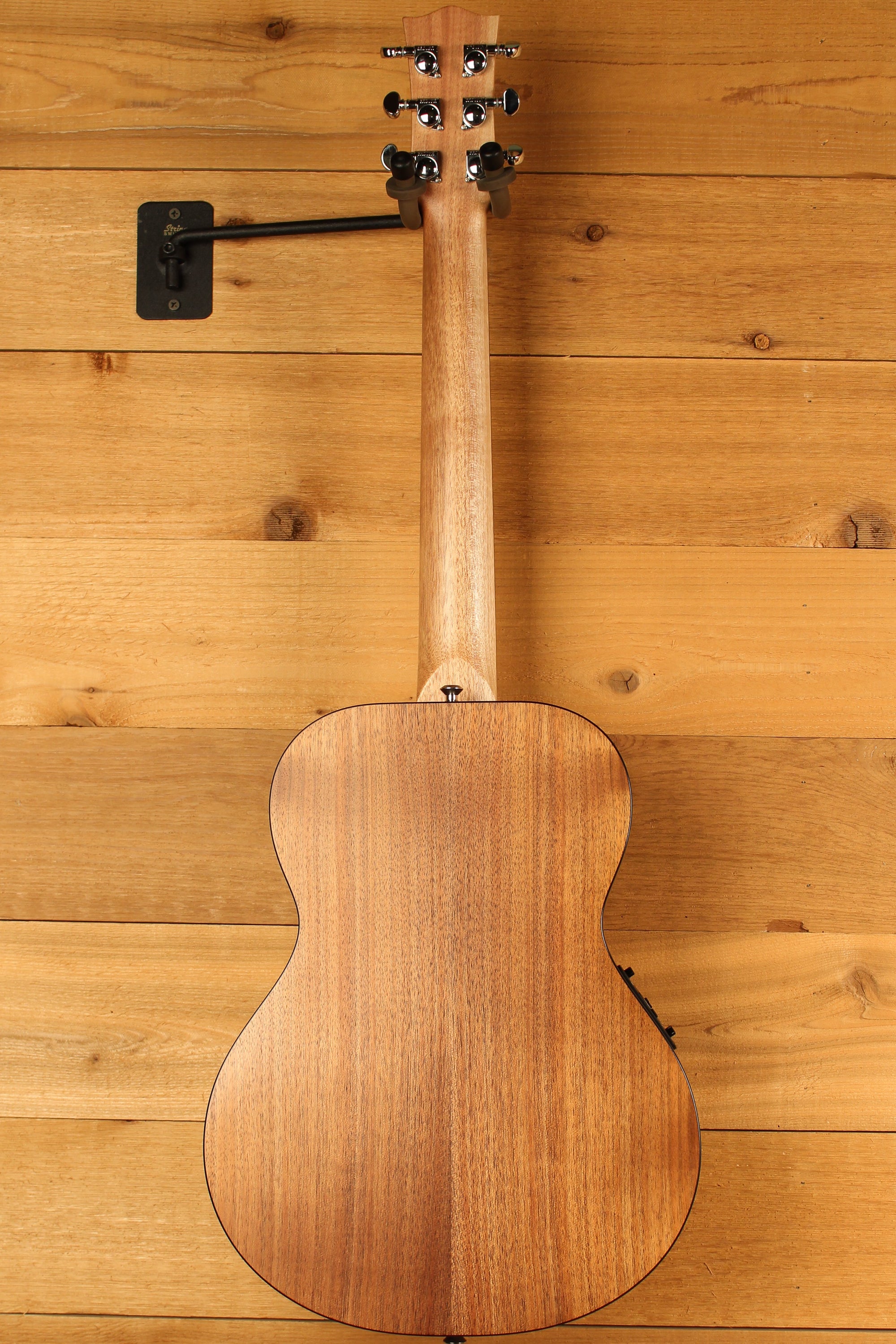 Maton EMBW6 Mini Guitar w/ Blackwood Top, Back & Sides & AP5 Pro Pickup Pre-Owned 2019 ID-13549 - Artisan Guitars
