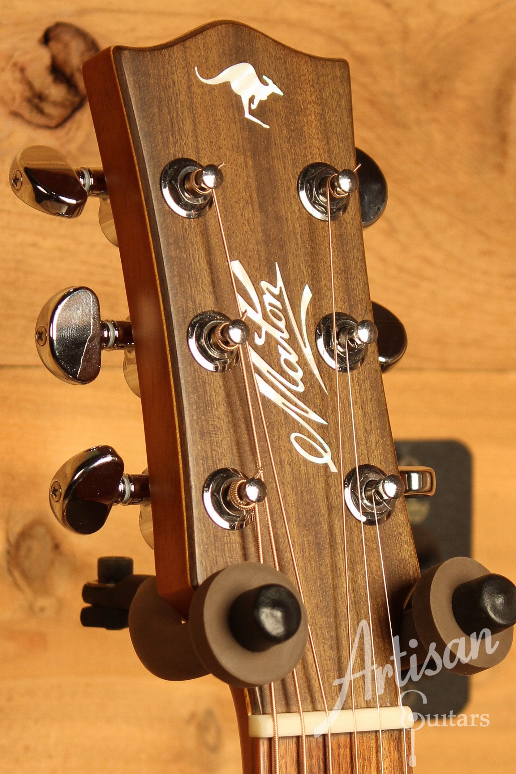 Maton EBG 808 TE Tommy Emmanuel Signature Guitar ID-12920 - Artisan Guitars
