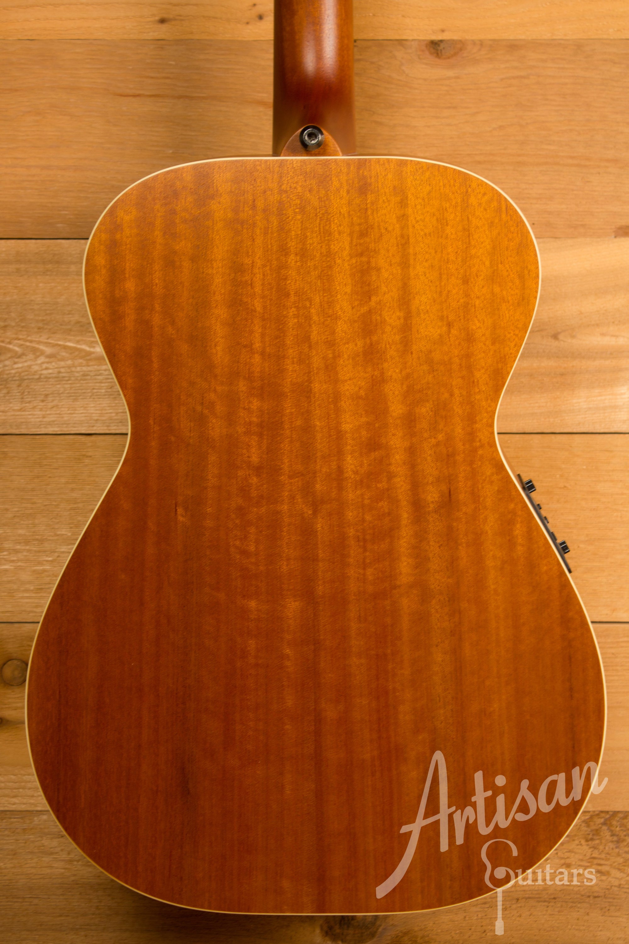 Maton EBG 808 TE Tommy Emmanuel Signature Guitar ID-11317 - Artisan Guitars