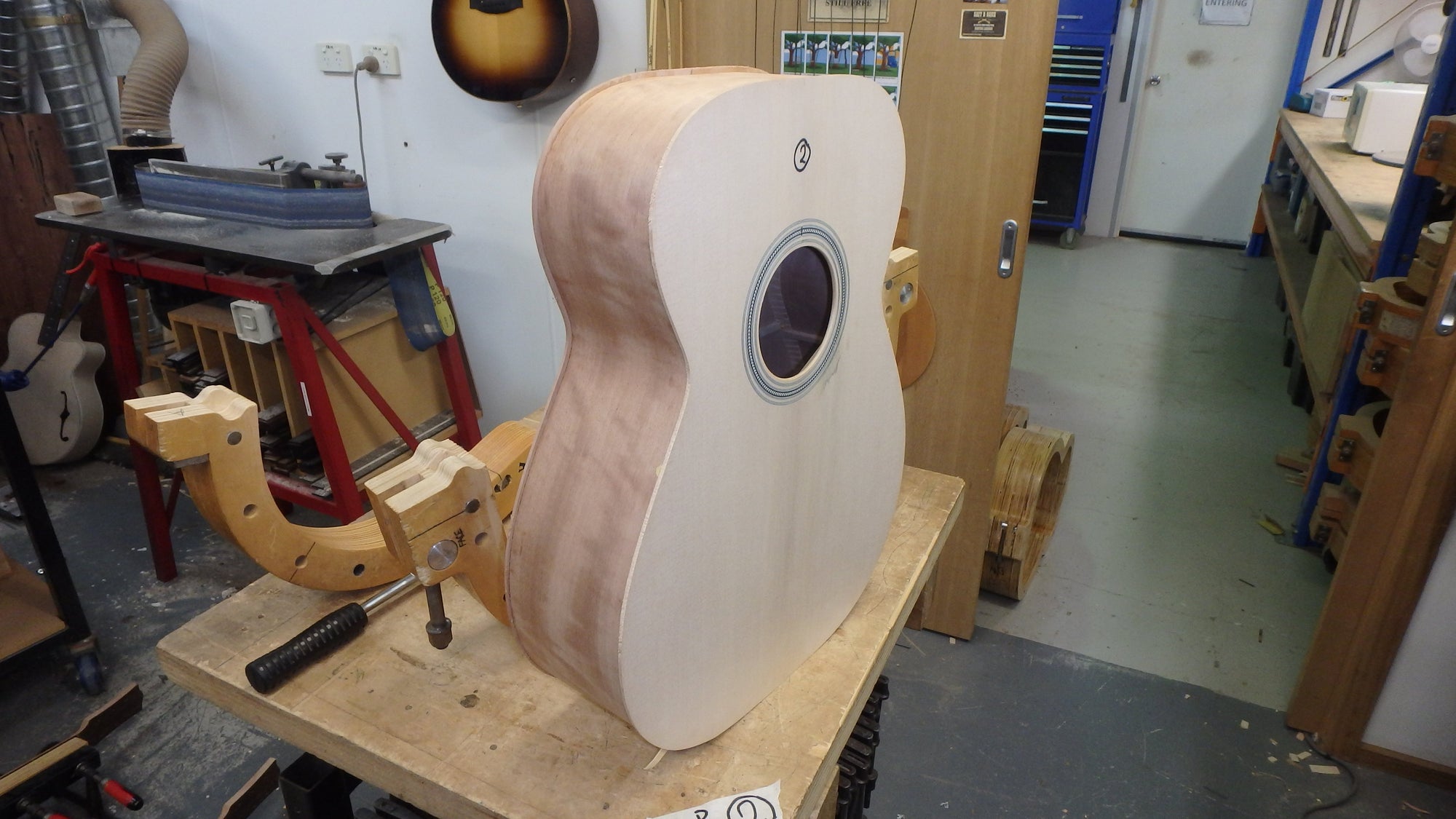 Maton T.E Personal Guitar Sitka Spruce and AAA"Bees Wings" Queensland Maple ID-11063 - Artisan Guitars