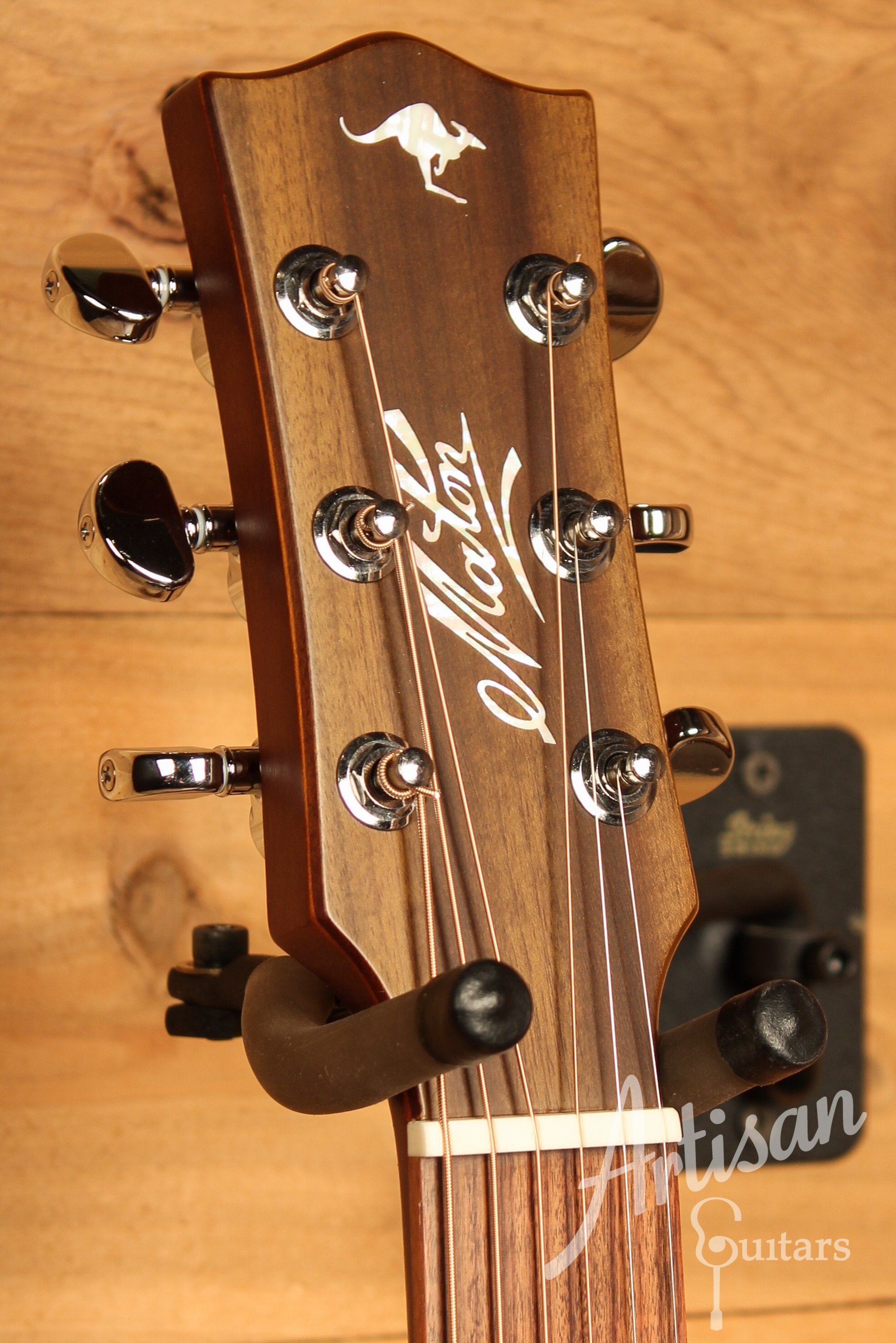Maton EBG 808 TE Tommy Emmanuel Signature Guitar ID-12156 - Artisan Guitars