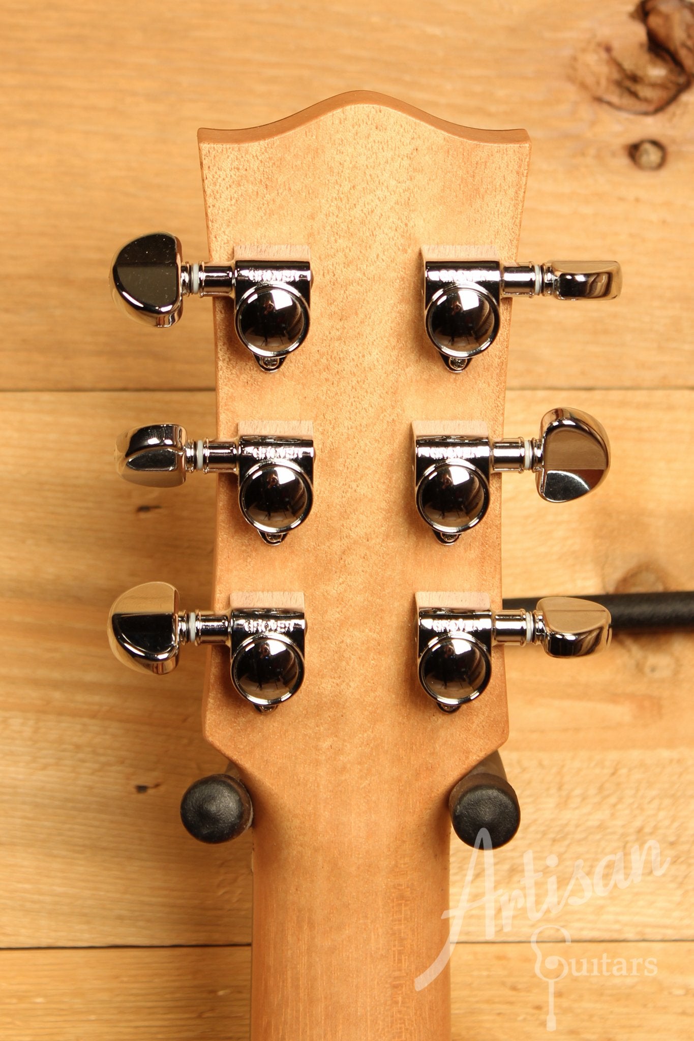 Maton SRS808C Guitar Western Red Cedar and Solid Blackwood Cutaway ID-11642 - Artisan Guitars