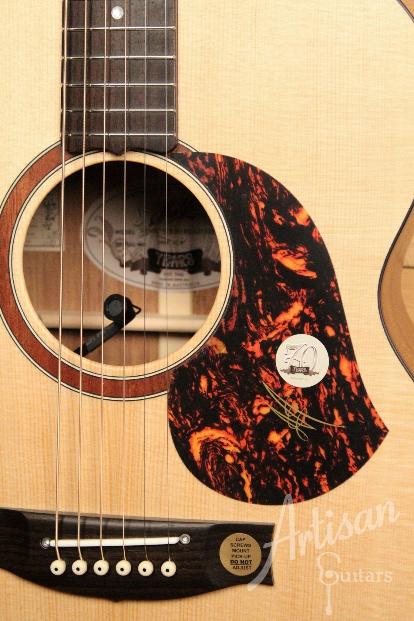 Maton SRS70 Jumbo Guitar Solid Road Series Acoustic Electric AP5 Pro ID-11549 - Artisan Guitars