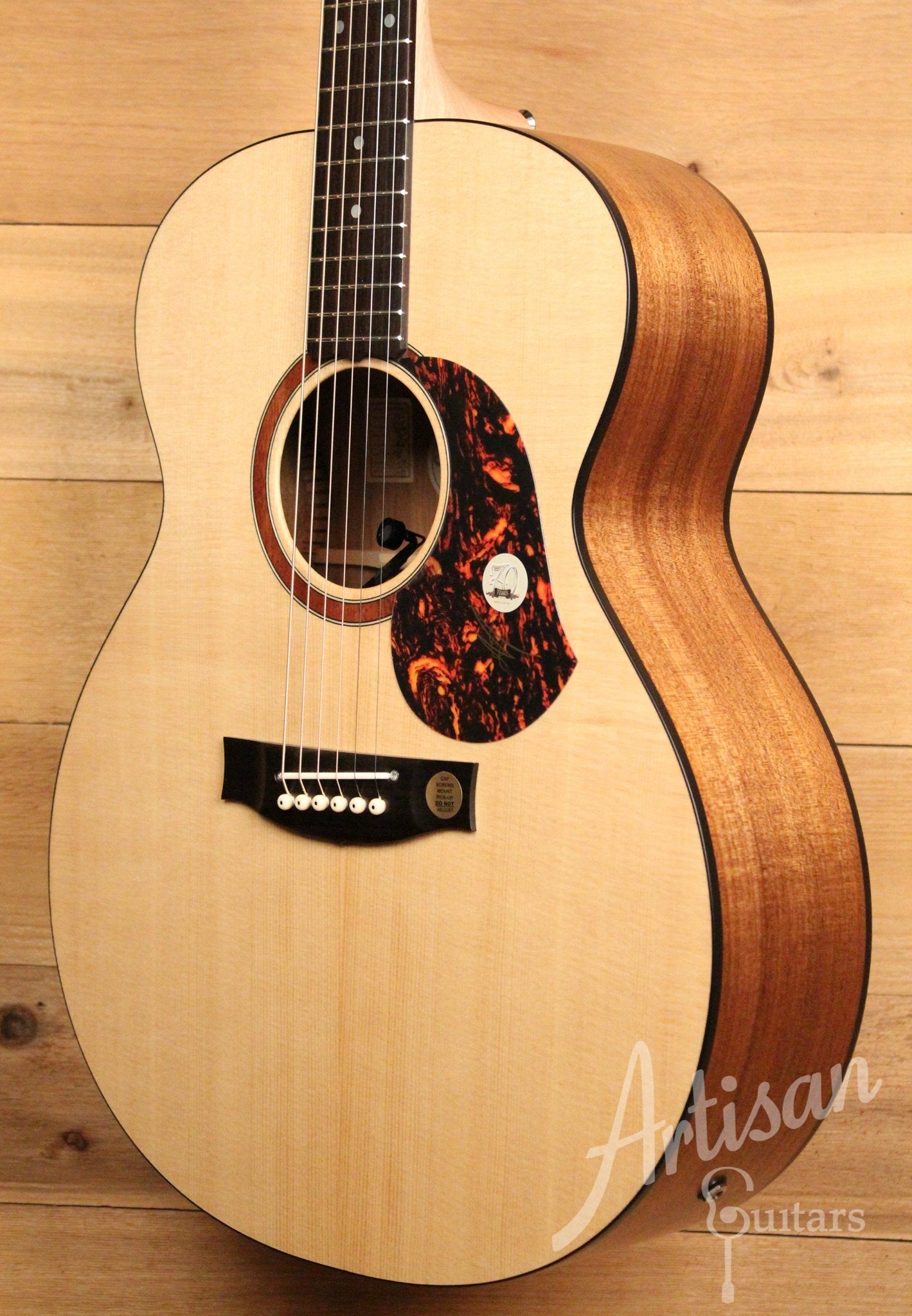 Maton SRS70 Jumbo Guitar Solid Road Series Acoustic Electric AP5 Pro ID-11549 - Artisan Guitars