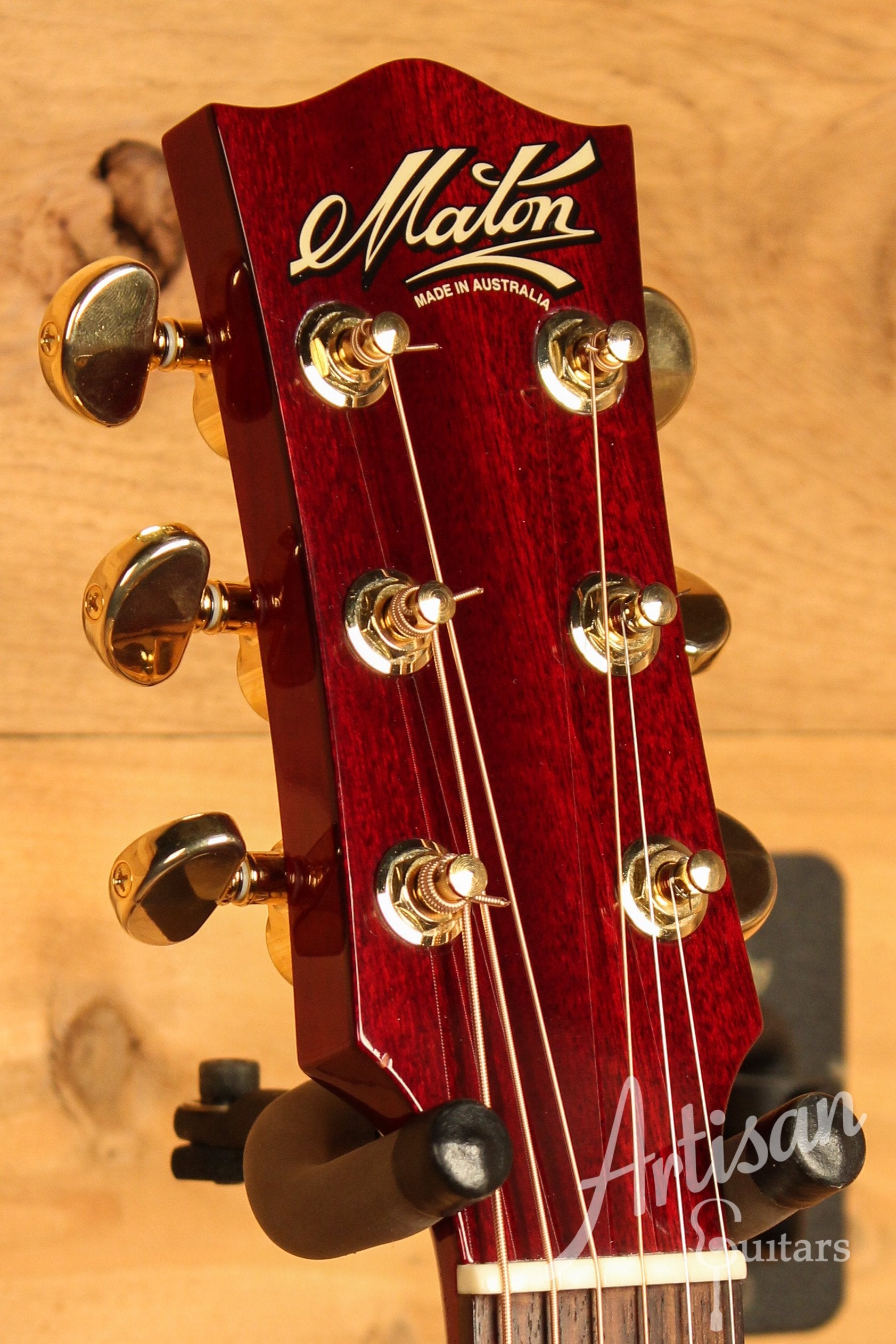 Maton EBG808CL Performer Series Bunya & Queensland Maple w/ Cutaway & Sunburst Finish Pre-Owned 2016 ID-12533 - Artisan Guitars