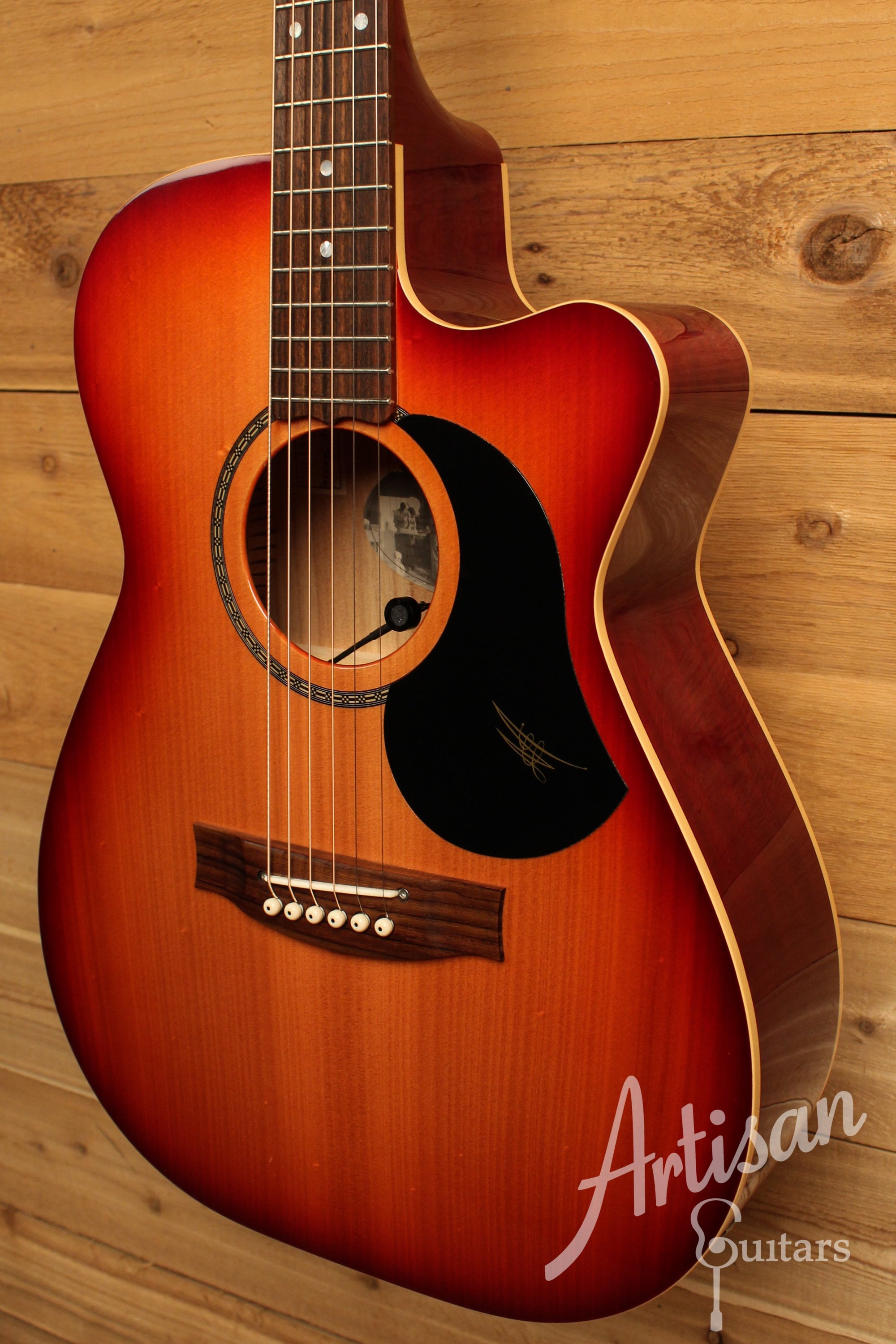 Maton EBG808CL Performer Series Bunya & Queensland Maple w/ Cutaway & Sunburst Finish Pre-Owned 2016 ID-12533 - Artisan Guitars