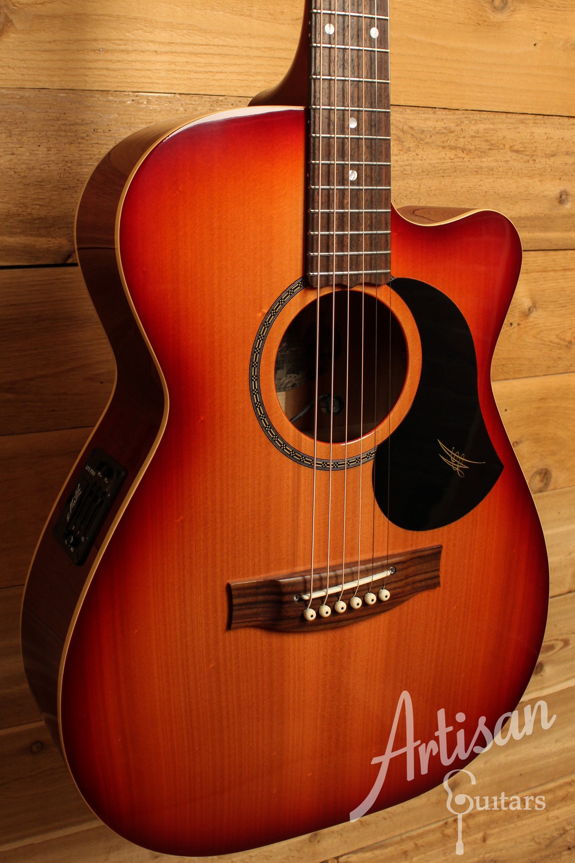 Maton EBG808CL Performer Series Bunya & Queensland Maple w/ Cutaway & Sunburst Finish Pre-Owned 2016 ID-12533 - Artisan Guitars