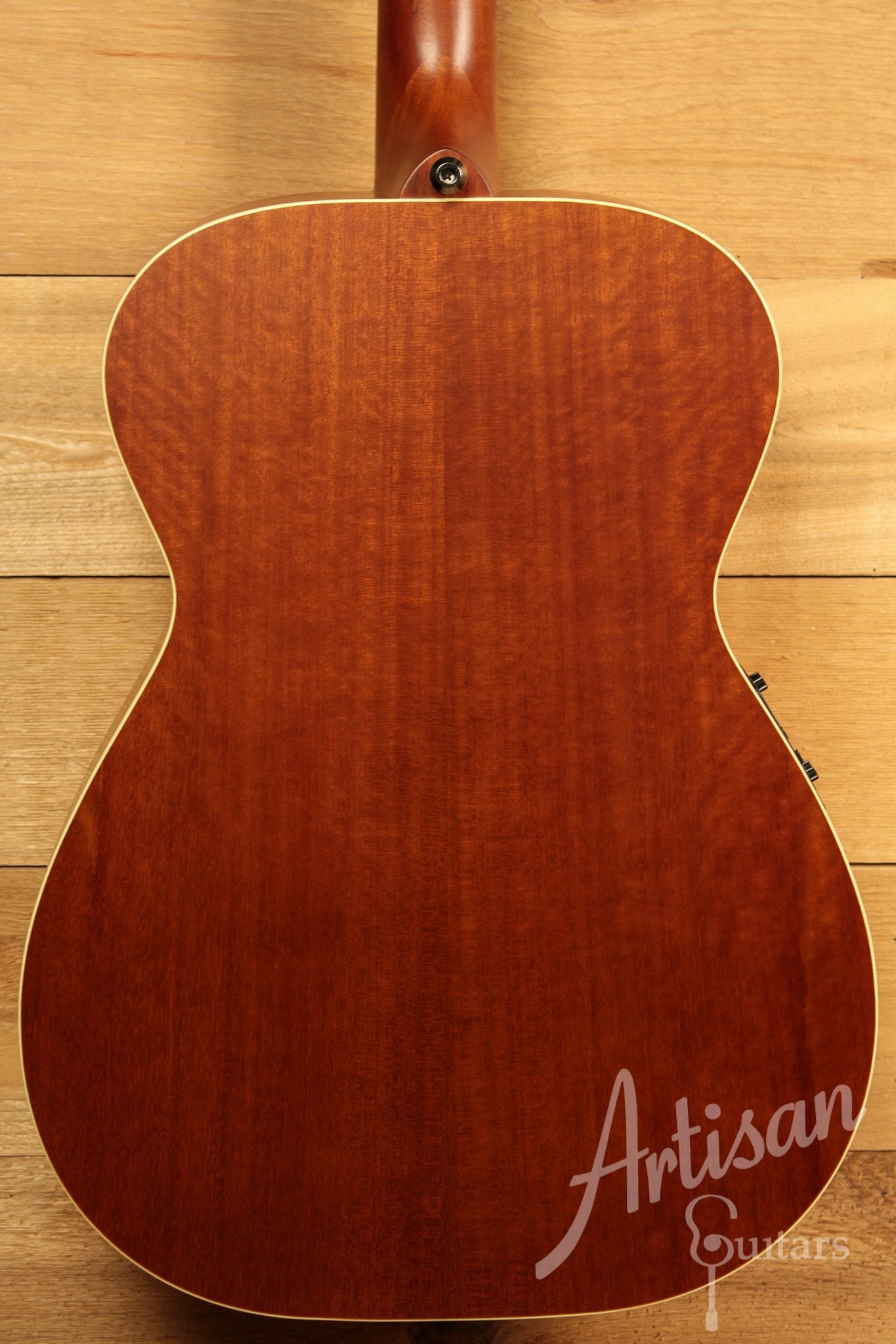 Maton EBG 808 TE Tommy Emmanuel Signature Guitar ID-11553 - Artisan Guitars