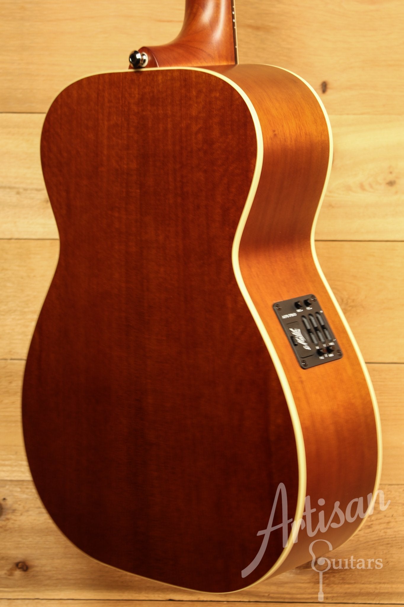 Maton EBG 808 TE Tommy Emmanuel Signature Guitar ID-11553 - Artisan Guitars
