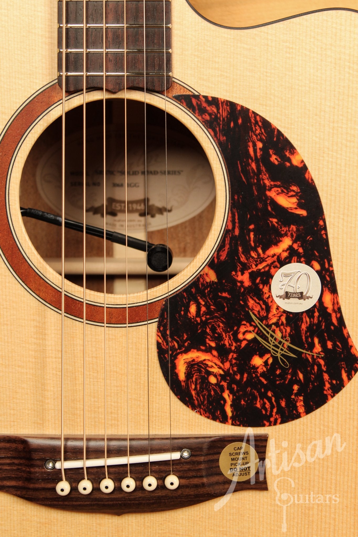 Maton SRS70C Solid Road Series Acoustic Electric AP5 Pro ID-11555 - Artisan Guitars
