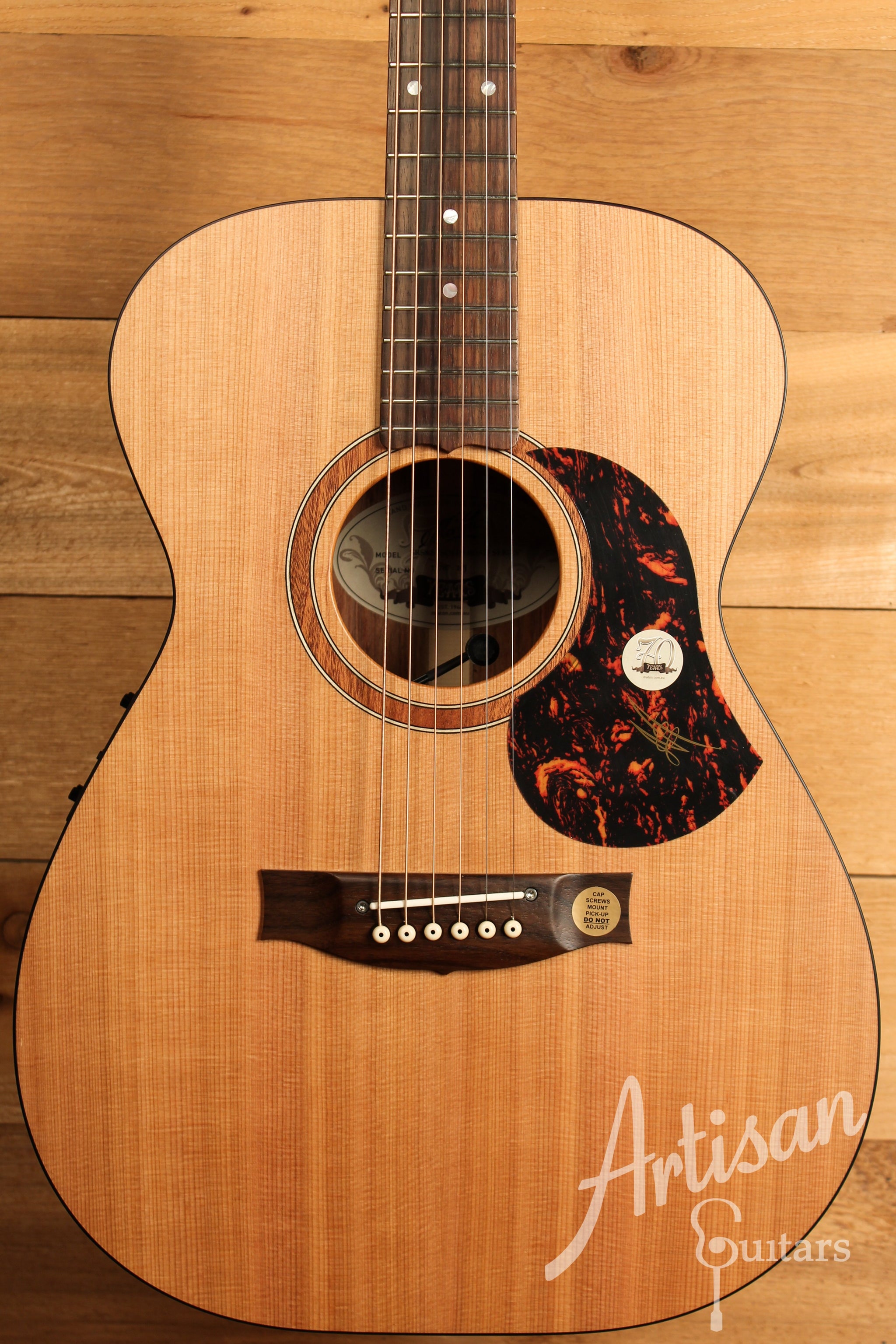 Maton SRS808 Guitar Western Red Cedar and Solid Blackwood ID-12222 - Artisan Guitars