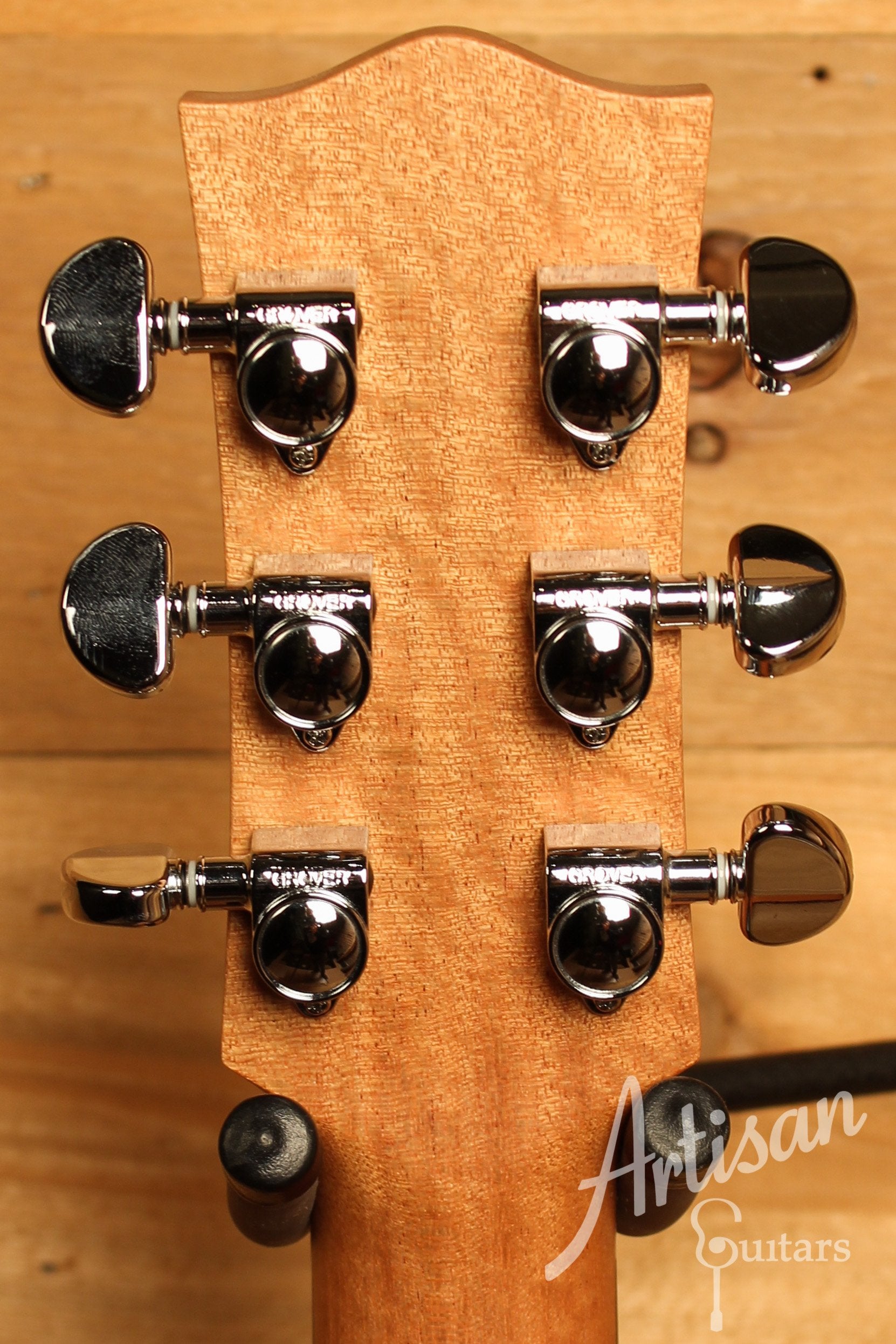 Maton SRS808 Guitar Western Red Cedar and Solid Blackwood ID-12222 - Artisan Guitars