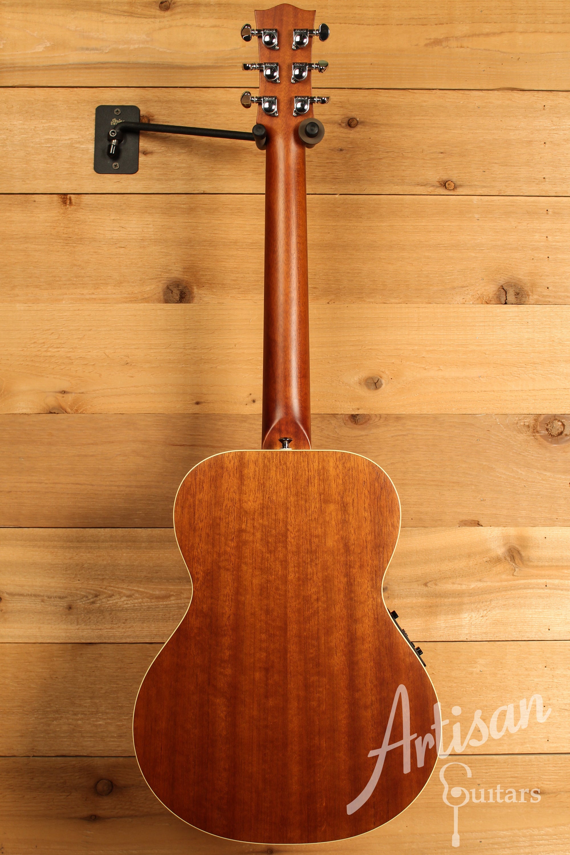 Maton EMTE Tommy Emmanuel Signature Mini Guitar Sitka Spuce and Queensland Maple ID-12223 - Artisan Guitars