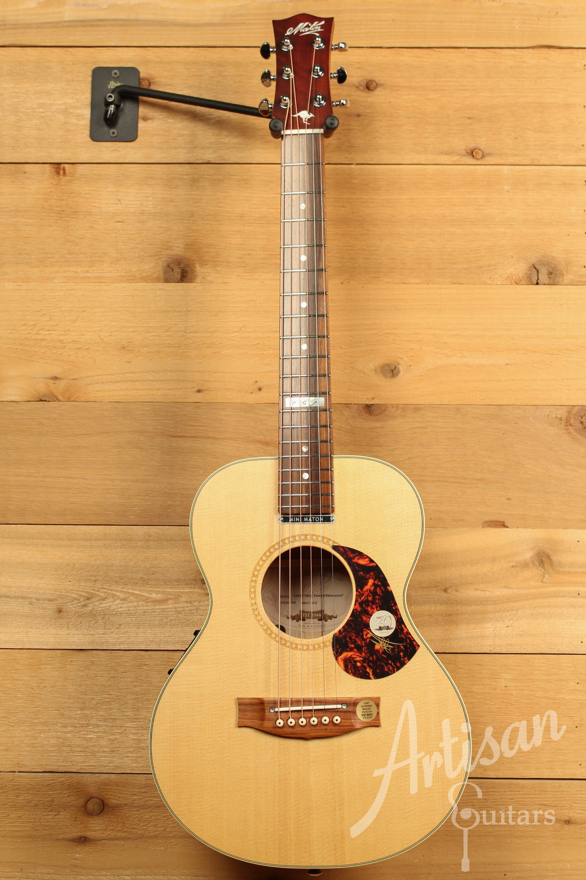 Maton EMTE Tommy Emmanuel Signature Mini Guitar Sitka Spuce and Queensland Maple ID-11570 - Artisan Guitars
