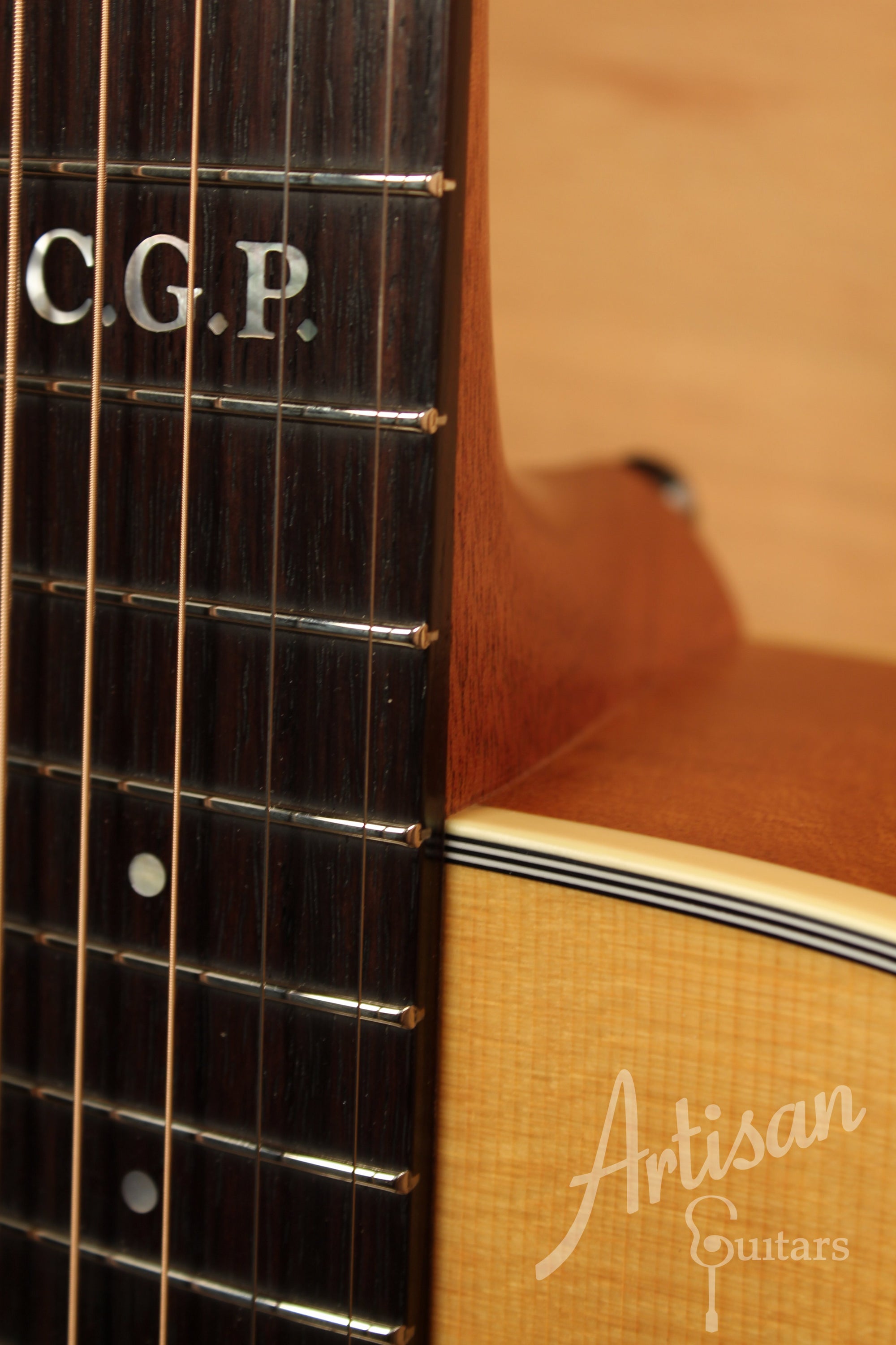 Maton T.E Personal Guitar Sitka Spruce and AAA"Bees Wings" Queensland Maple ID-11722 - Artisan Guitars