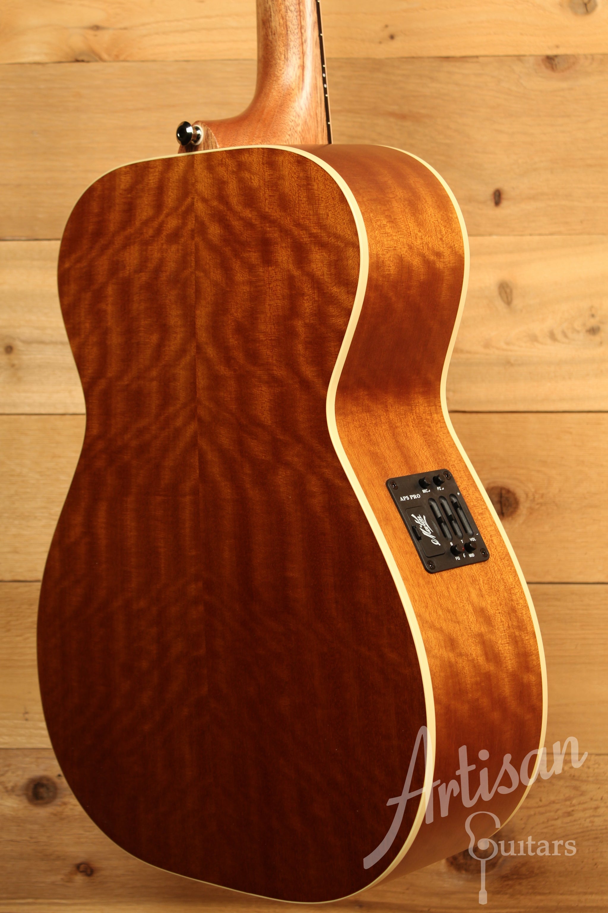 Maton T.E Personal Guitar Sitka Spruce and AAA"Bees Wings" Queensland Maple ID-11722 - Artisan Guitars