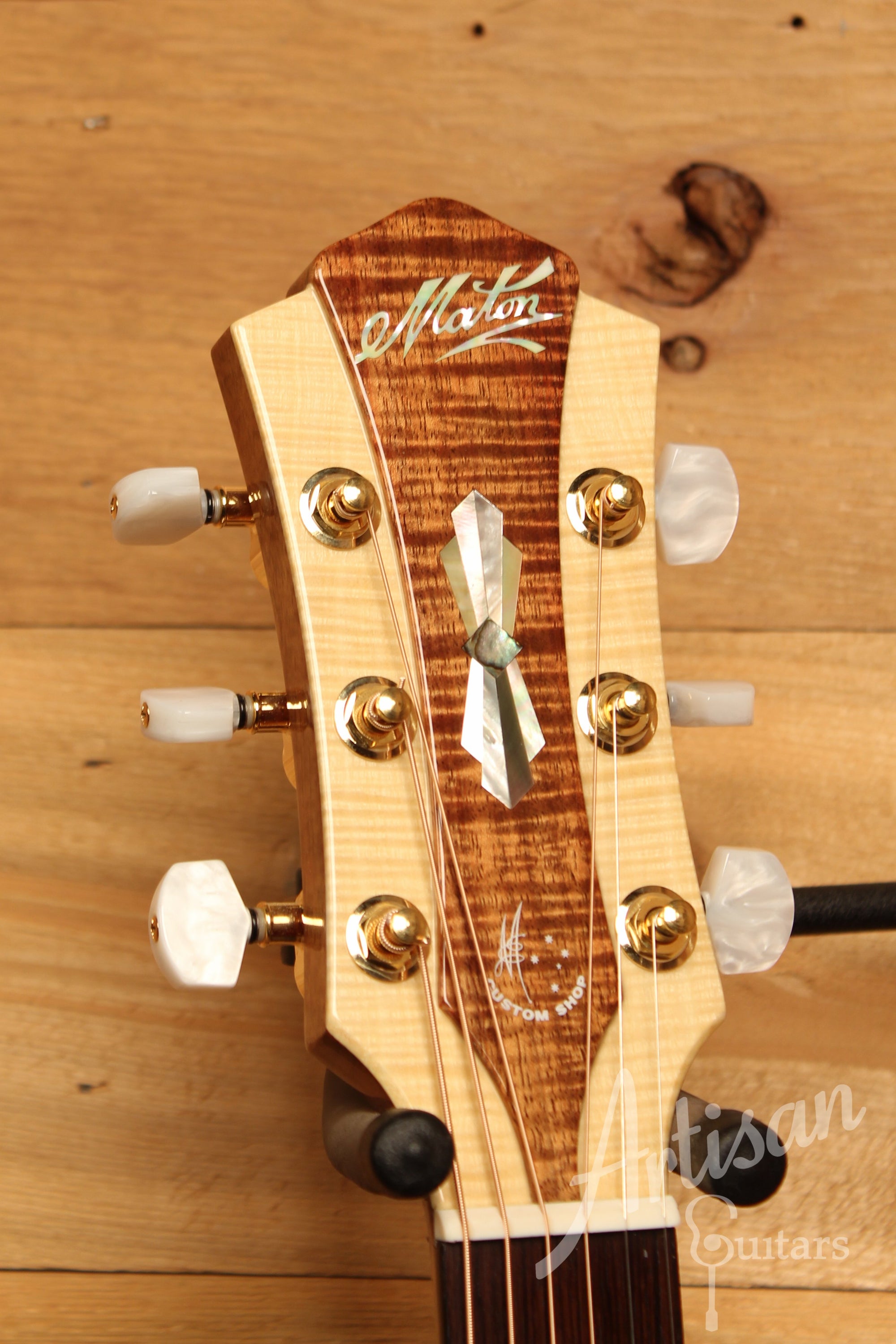 Maton WA May Custom Shop 808 Guitar with Sitka Spruce and Fiddleback Blackwood ID-11723 - Artisan Guitars