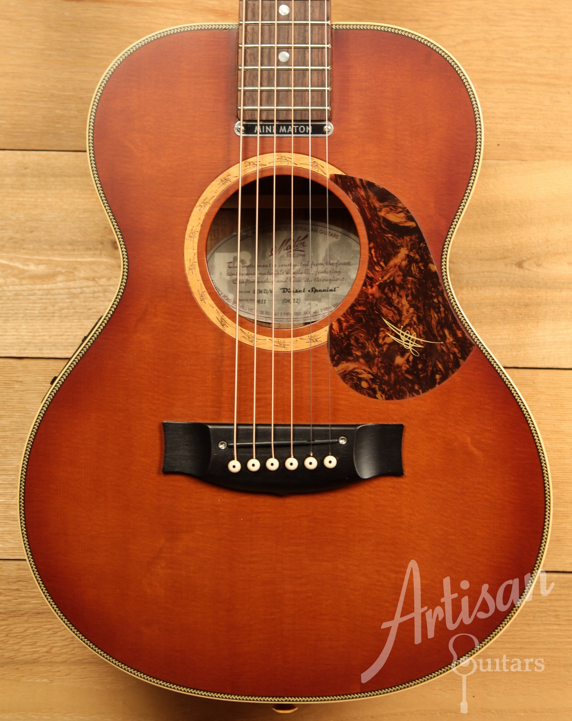 Maton EMD6 Mini Maton Diesel Sitka with Blackwood and Vintage Amber Sunburst Pre-Owned 2012 ID-11728 - Artisan Guitars