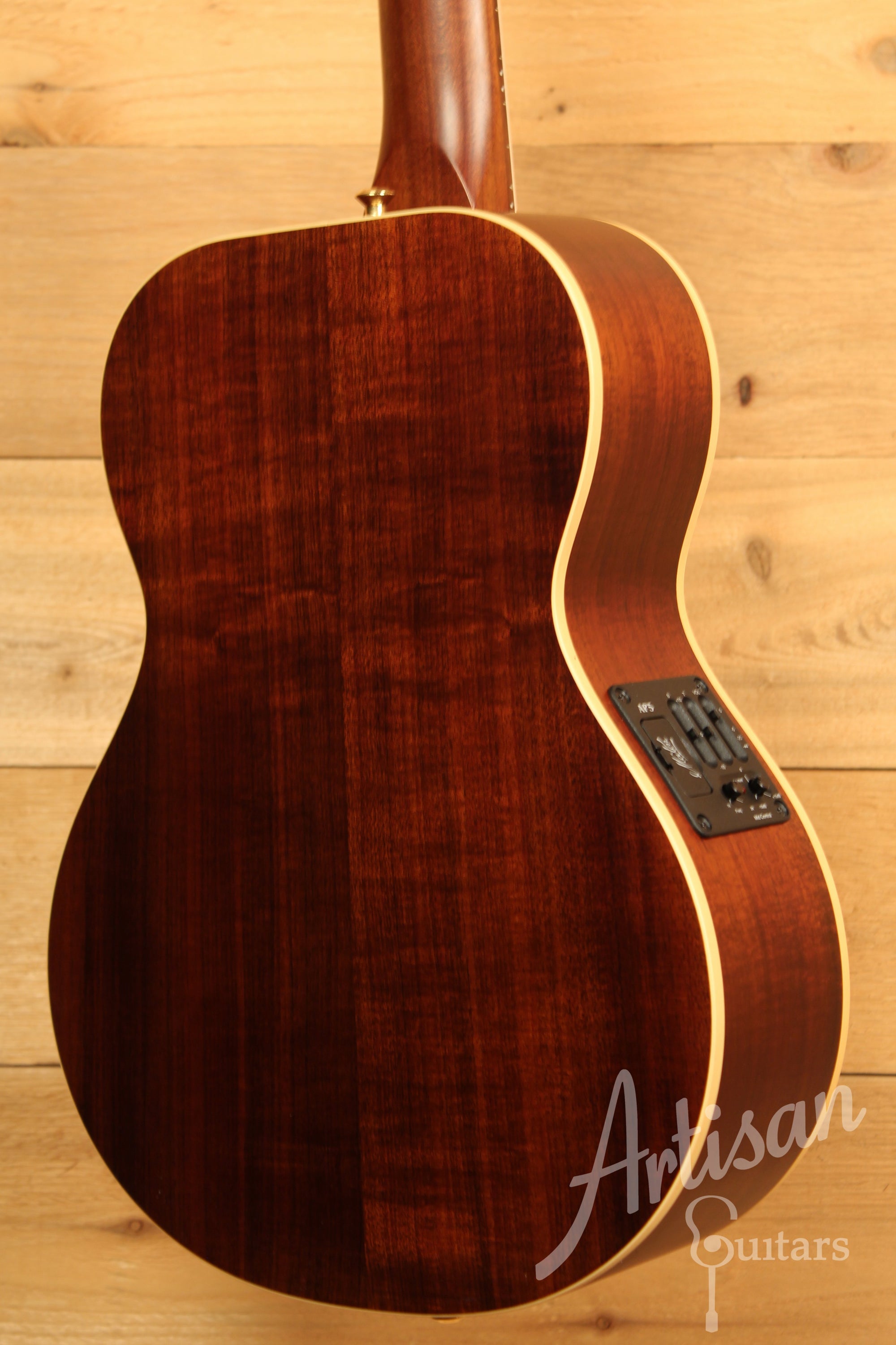 Maton EMD6 Mini Maton Diesel Sitka with Blackwood and Vintage Amber Sunburst Pre-Owned 2012 ID-11728 - Artisan Guitars