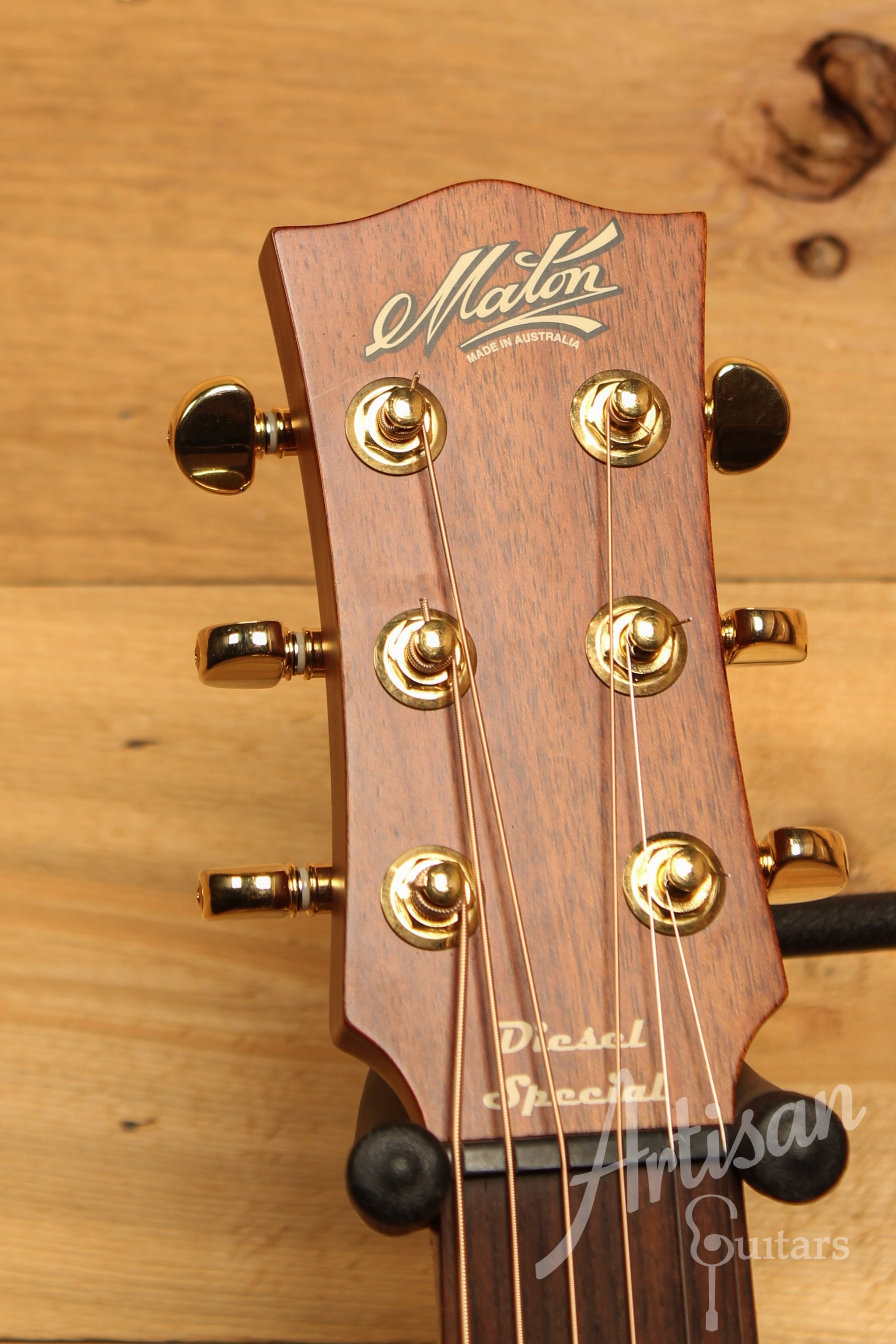 Maton EMD6 Mini Maton Diesel Sitka with Blackwood and Vintage Amber Sunburst Pre-Owned 2012 ID-11728 - Artisan Guitars