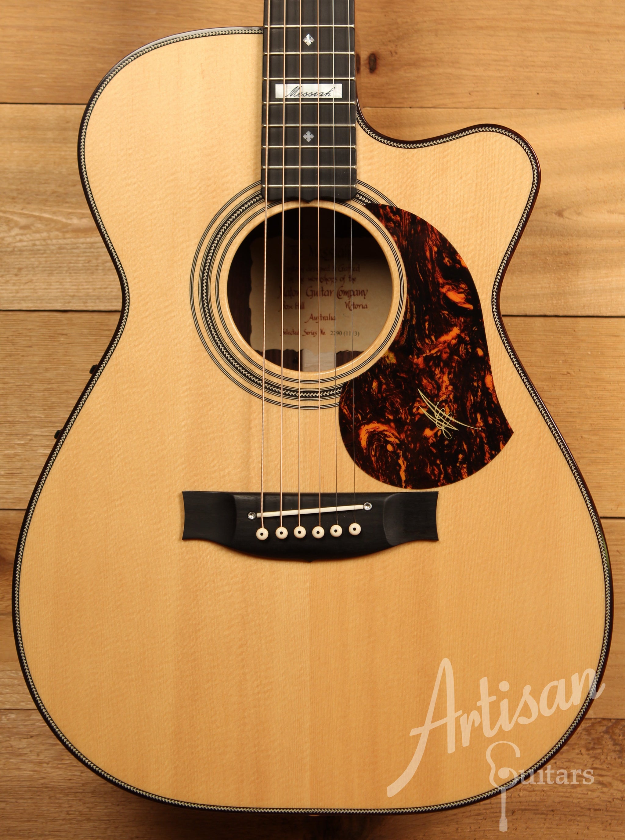 Maton EM 100C 808 Messiah Series Guitar with Sitka and Indian Rosewood Cutaway Pre-Owned 2011 ID-11731 - Artisan Guitars
