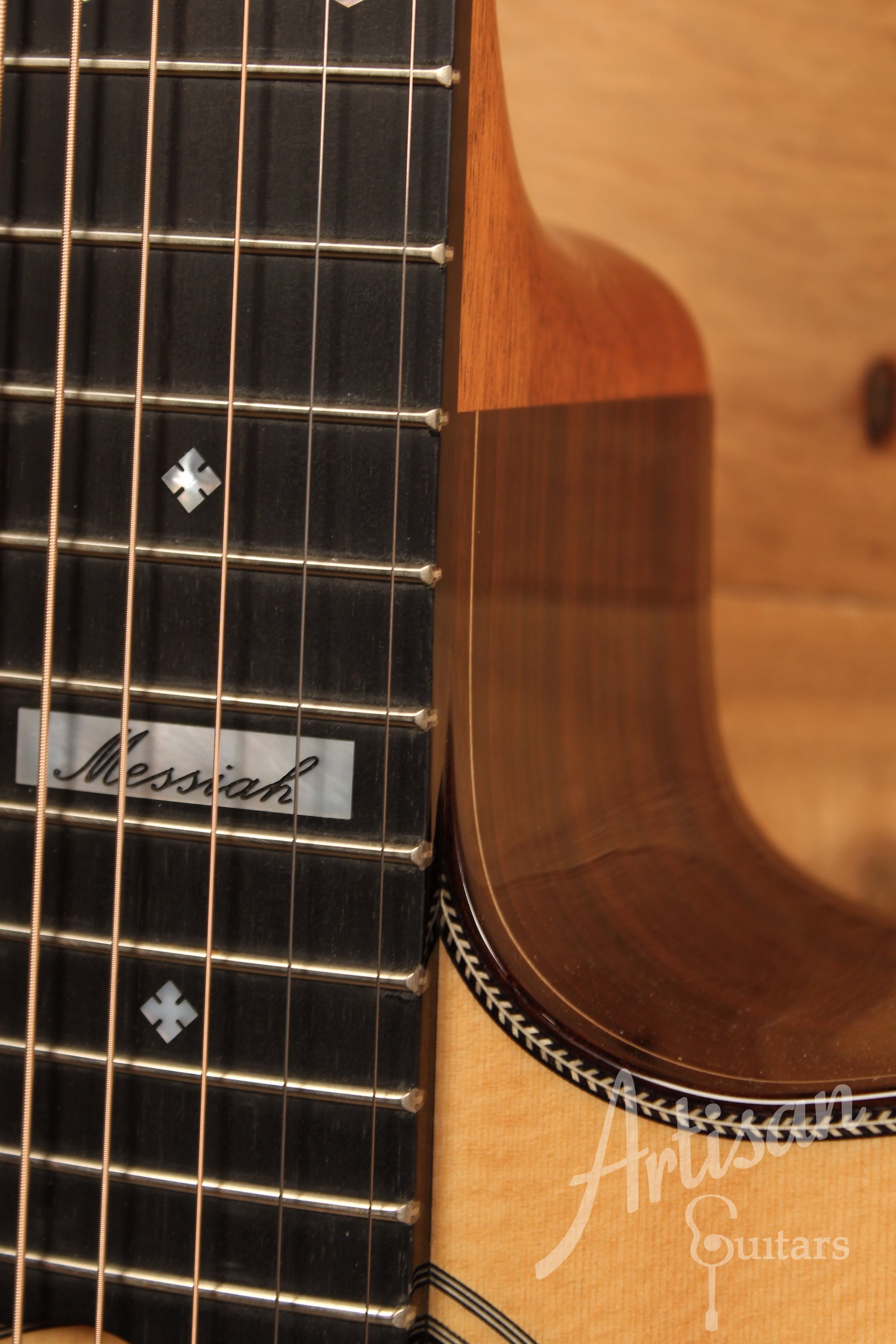 Maton EM 100C 808 Messiah Series Guitar with Sitka and Indian Rosewood Cutaway Pre-Owned 2011 ID-11731 - Artisan Guitars
