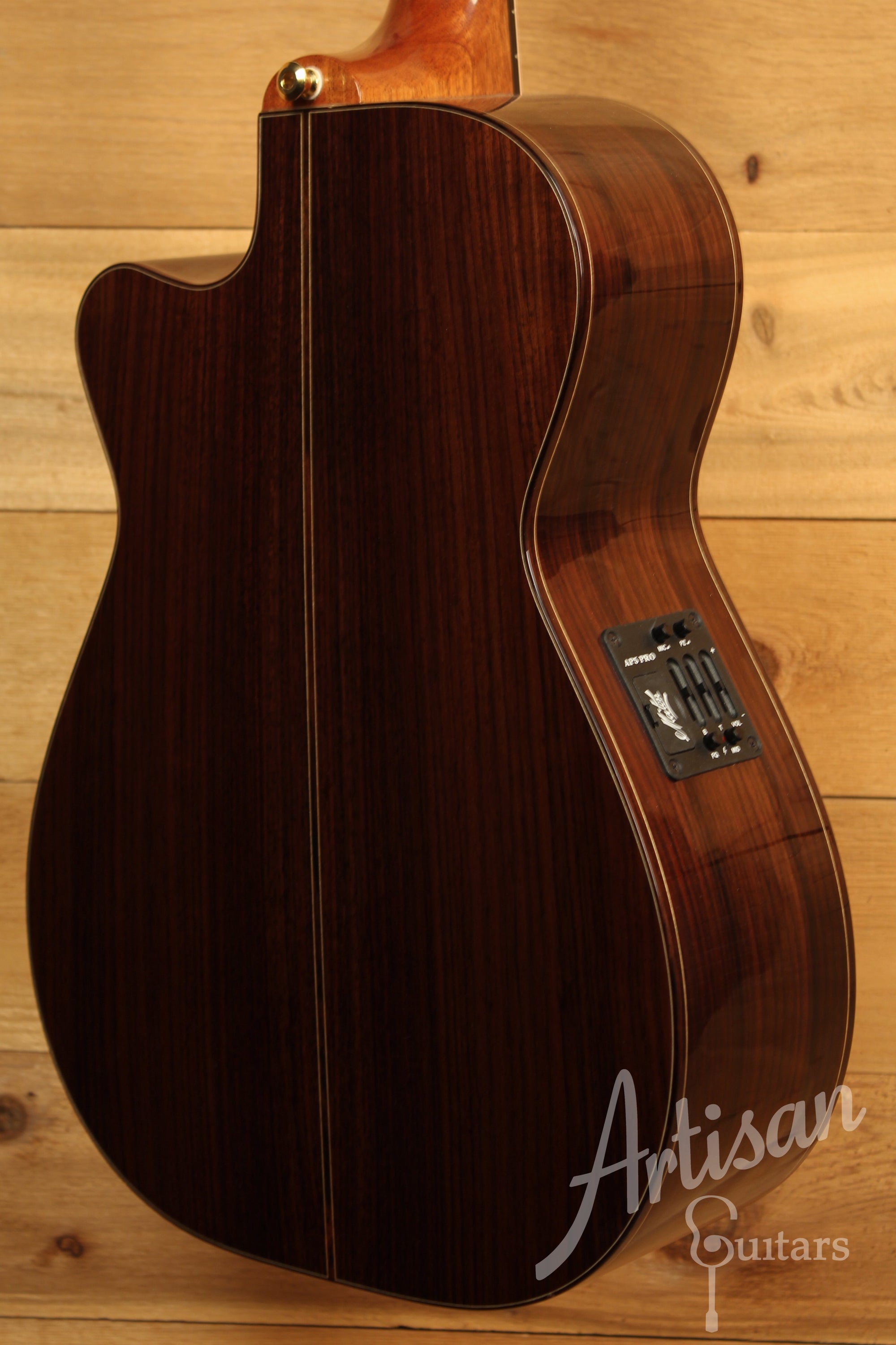 Maton EM 100C 808 Messiah Series Guitar with Sitka and Indian Rosewood Cutaway Pre-Owned 2011 ID-11731 - Artisan Guitars