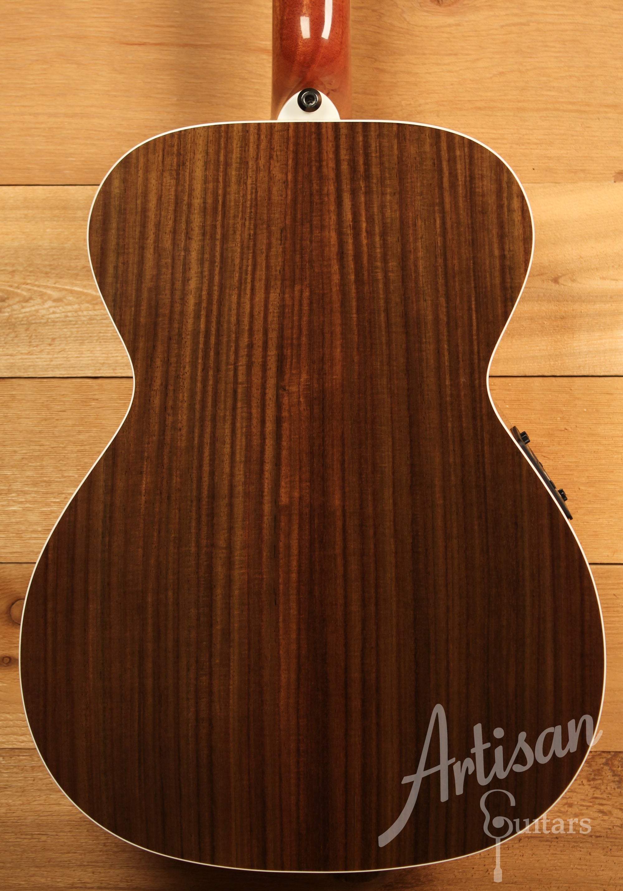Maton Custom Shop Classic Guitar with European Spruce and Indian Rosewood ID-11740 - Artisan Guitars