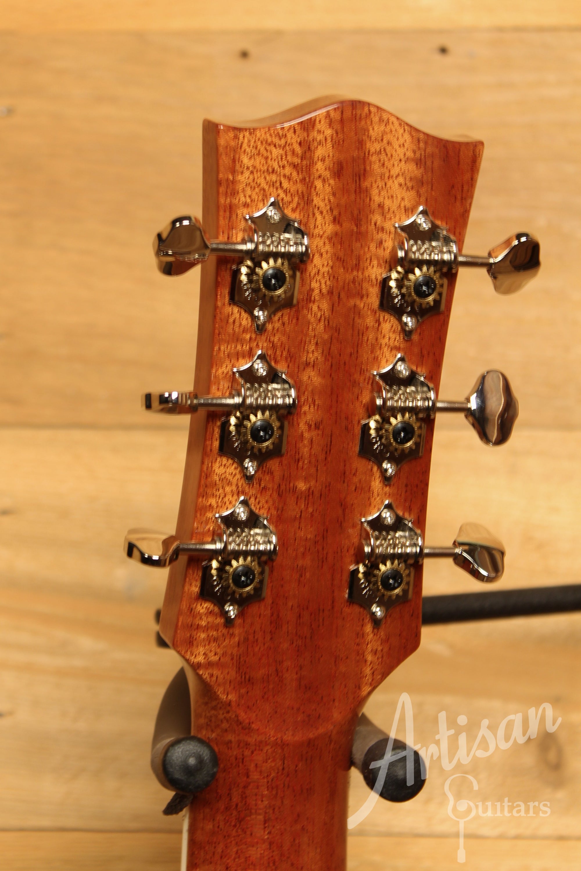 Maton Custom Shop Classic Guitar with European Spruce and Indian Rosewood ID-11740 - Artisan Guitars