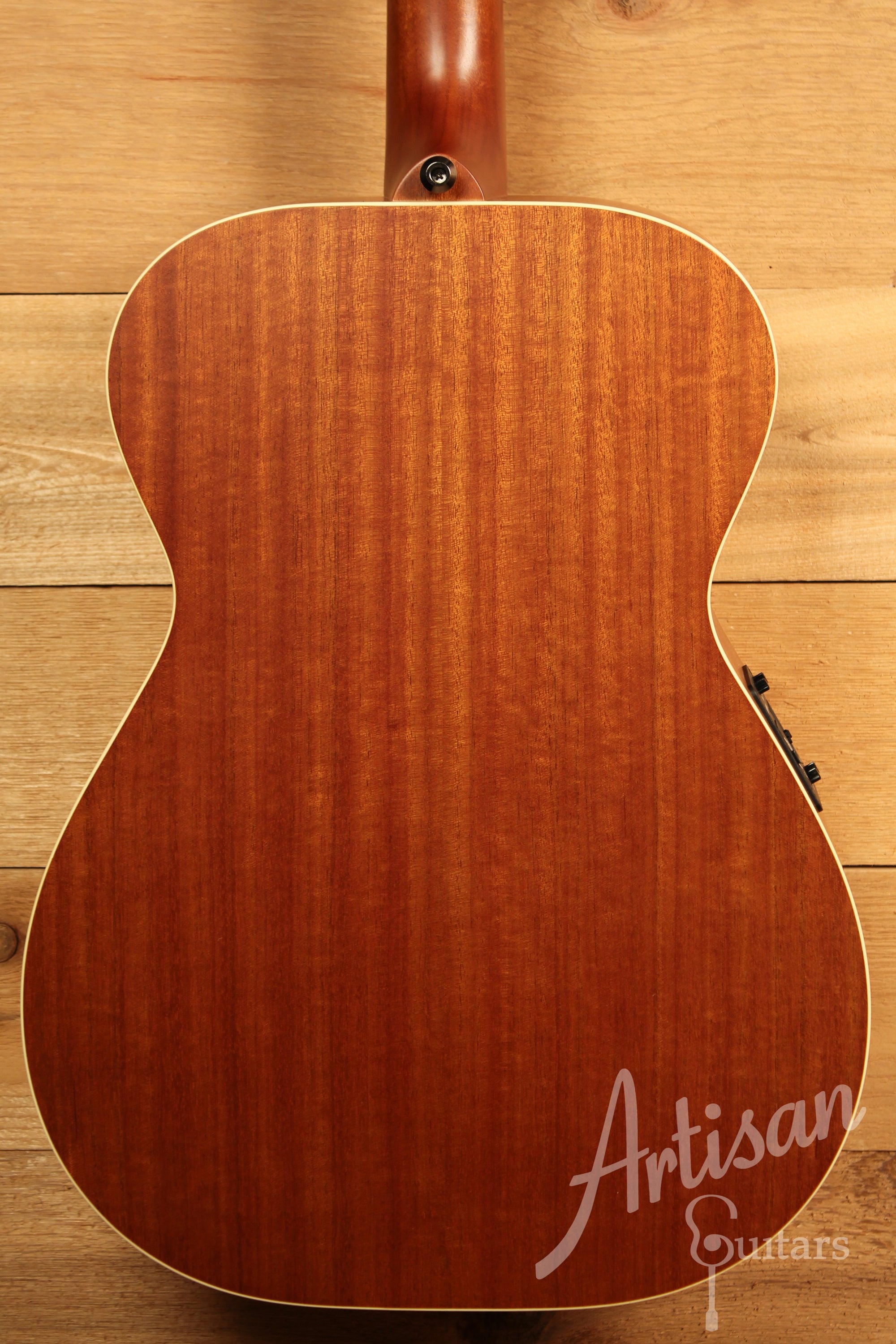 Maton EBG 808 TE Tommy Emmanuel Signature Guitar ID-11754 - Artisan Guitars