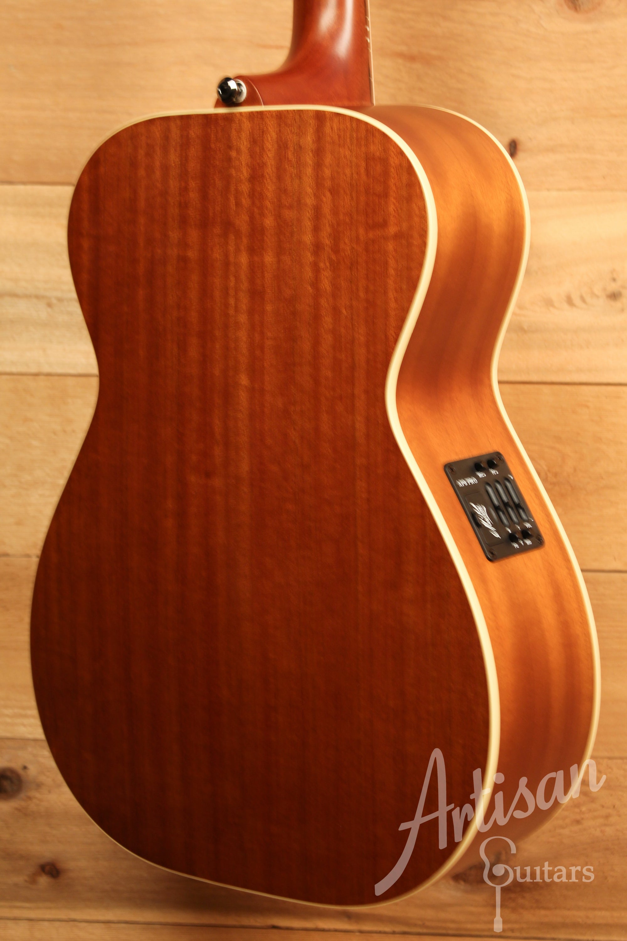 Maton EBG 808 TE Tommy Emmanuel Signature Guitar ID-11754 - Artisan Guitars