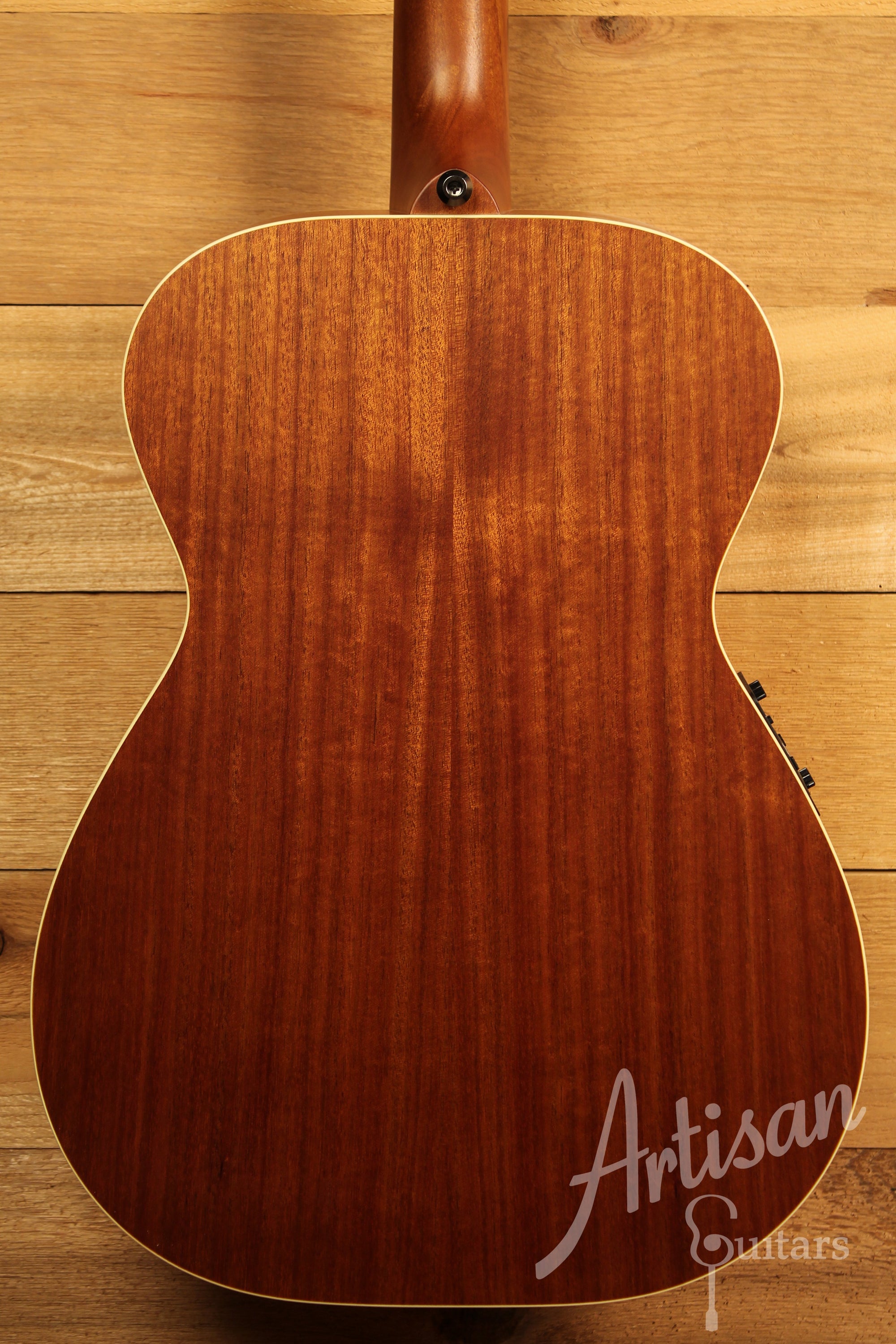 Maton EBG 808 TE Tommy Emmanuel Signature Guitar ID-11755 - Artisan Guitars