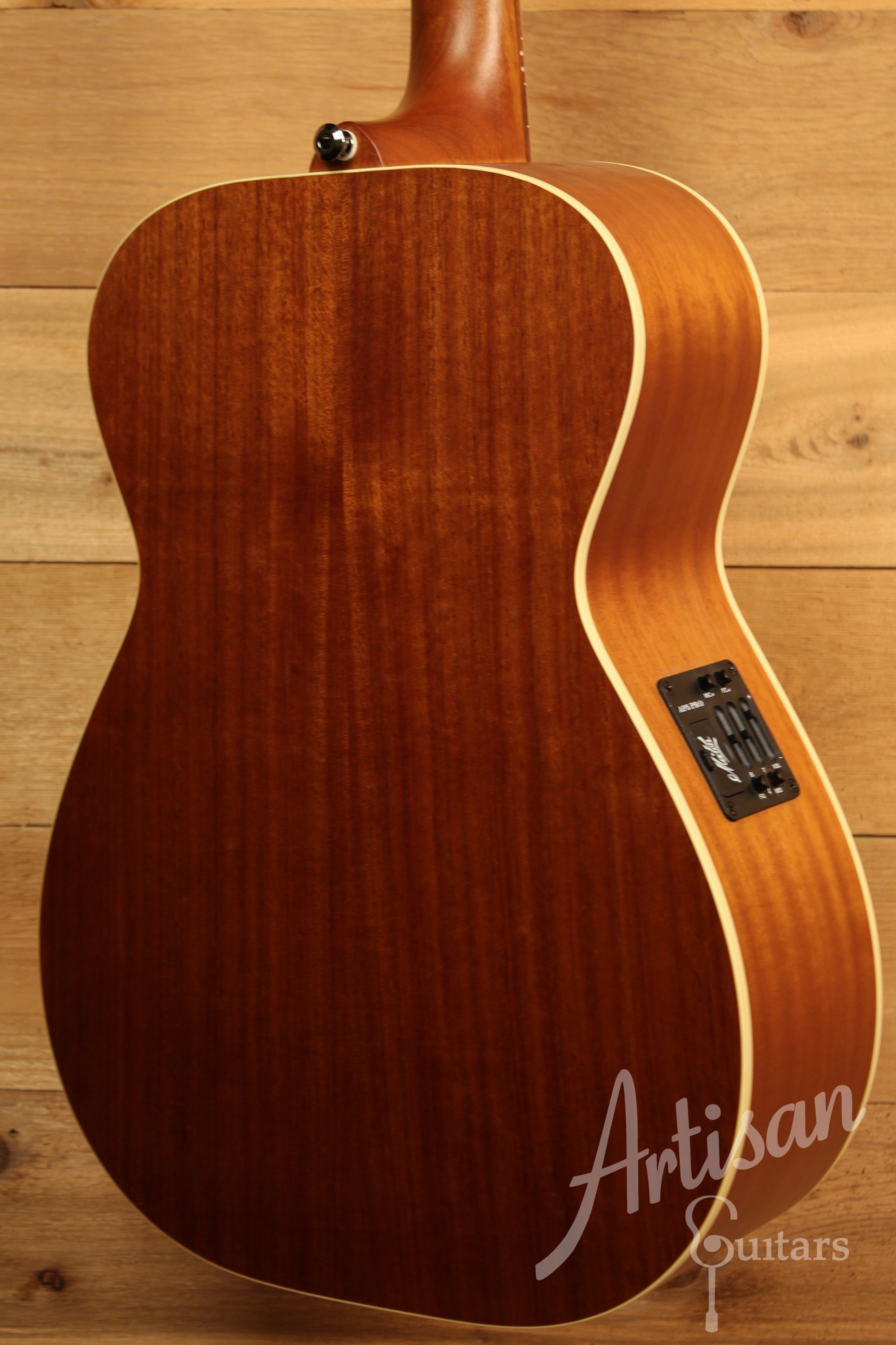 Maton EBG 808 TE Tommy Emmanuel Signature Guitar ID-11755 - Artisan Guitars