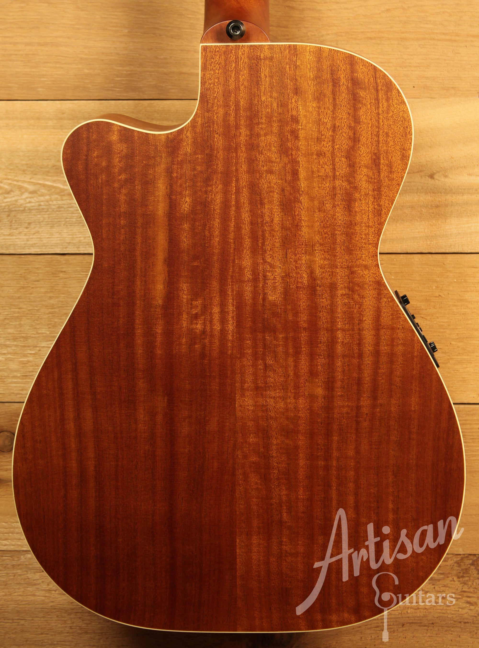 Maton EBG 808C TE Tommy Emmanuel Signature Guitar Cutaway ID-11756 - Artisan Guitars