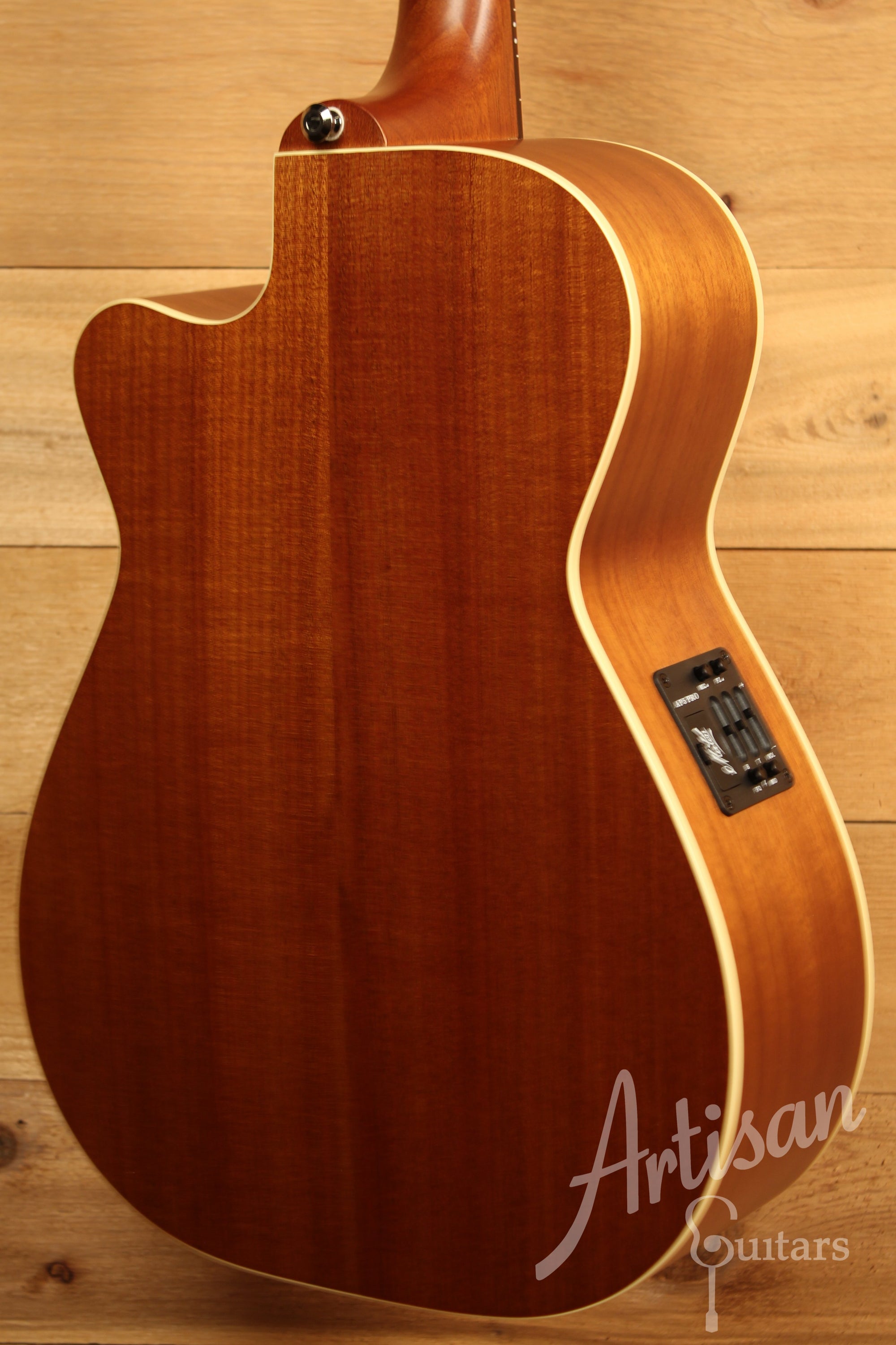 Maton EBG 808C TE Tommy Emmanuel Signature Guitar Cutaway ID-11757 - Artisan Guitars