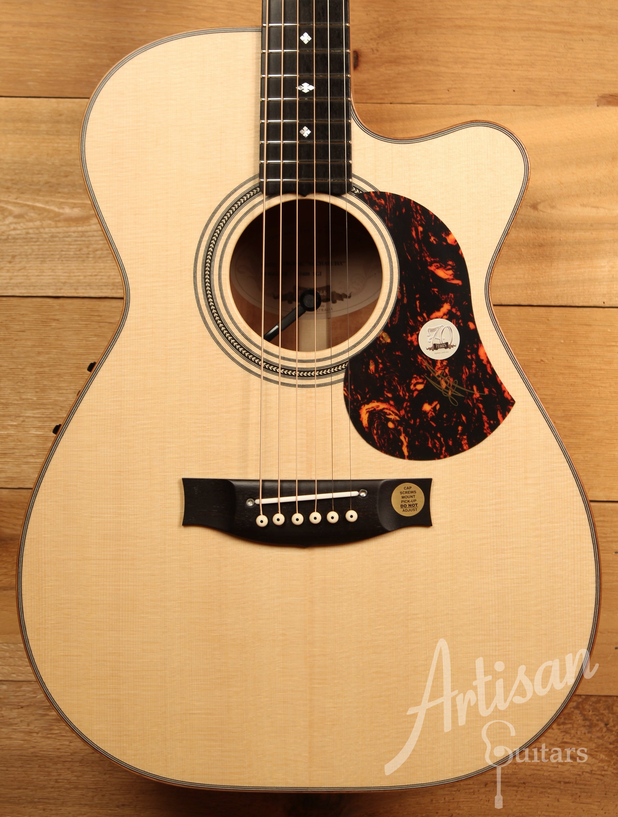 Maton EBG 808C MIC FIX Michael Fix Signature Guitar Sitka and Queensland Maple with Cutaway ID-11759 - Artisan Guitars