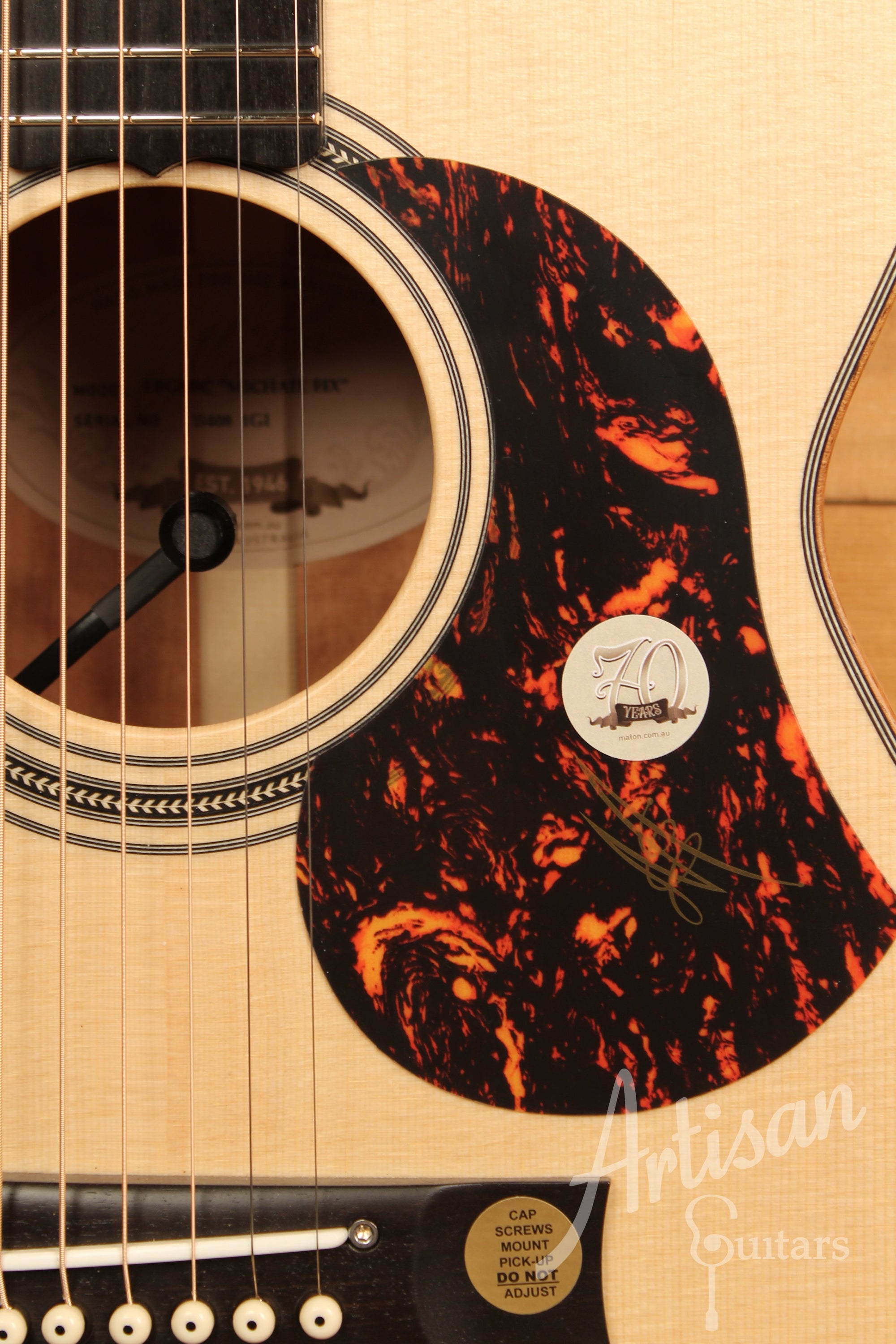 Maton EBG 808C MIC FIX Michael Fix Signature Guitar Sitka and Queensland Maple with Cutaway ID-11759 - Artisan Guitars