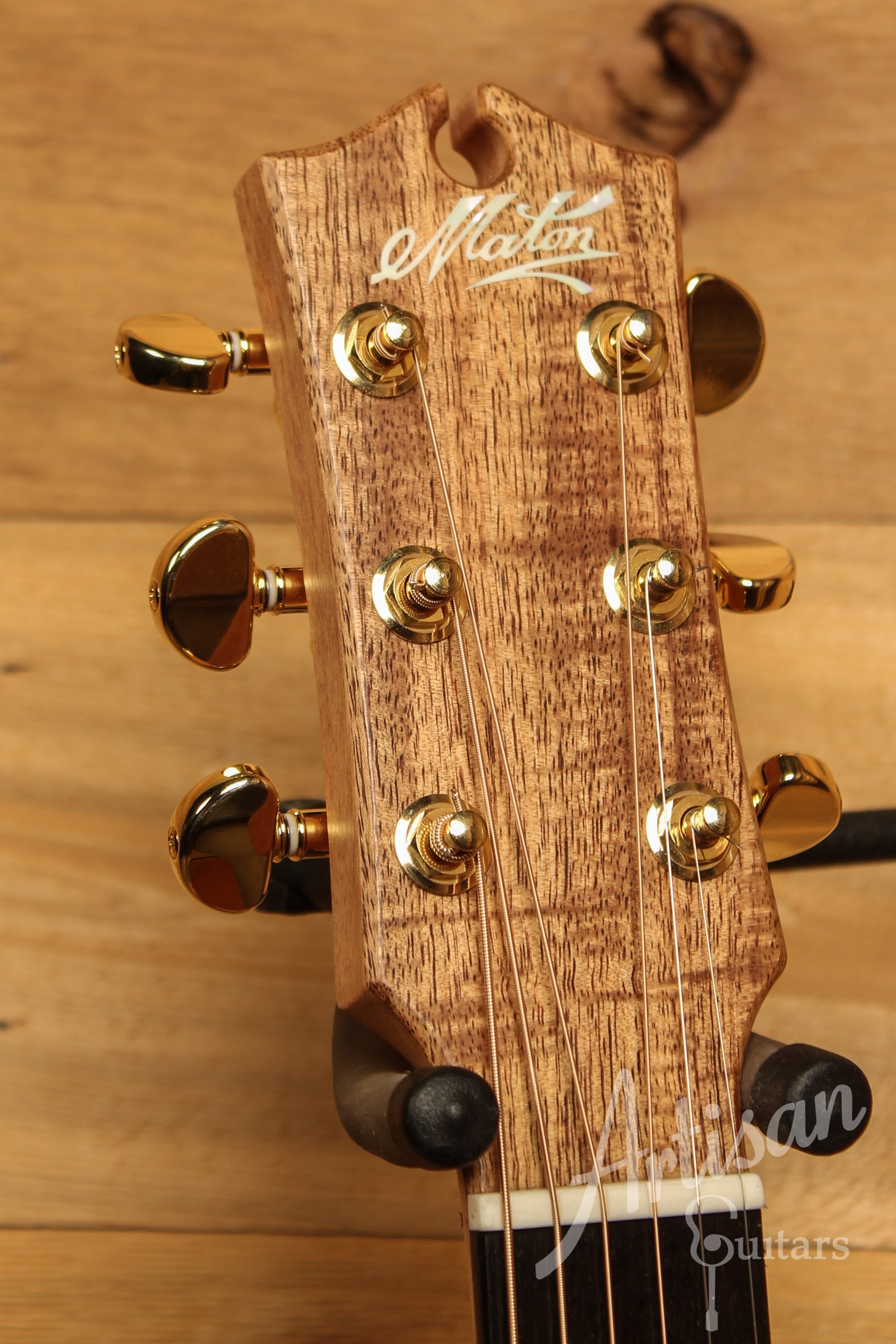 Maton EBG 808C MIC FIX Michael Fix Signature Guitar Sitka and Queensland Maple with Cutaway ID-11759 - Artisan Guitars