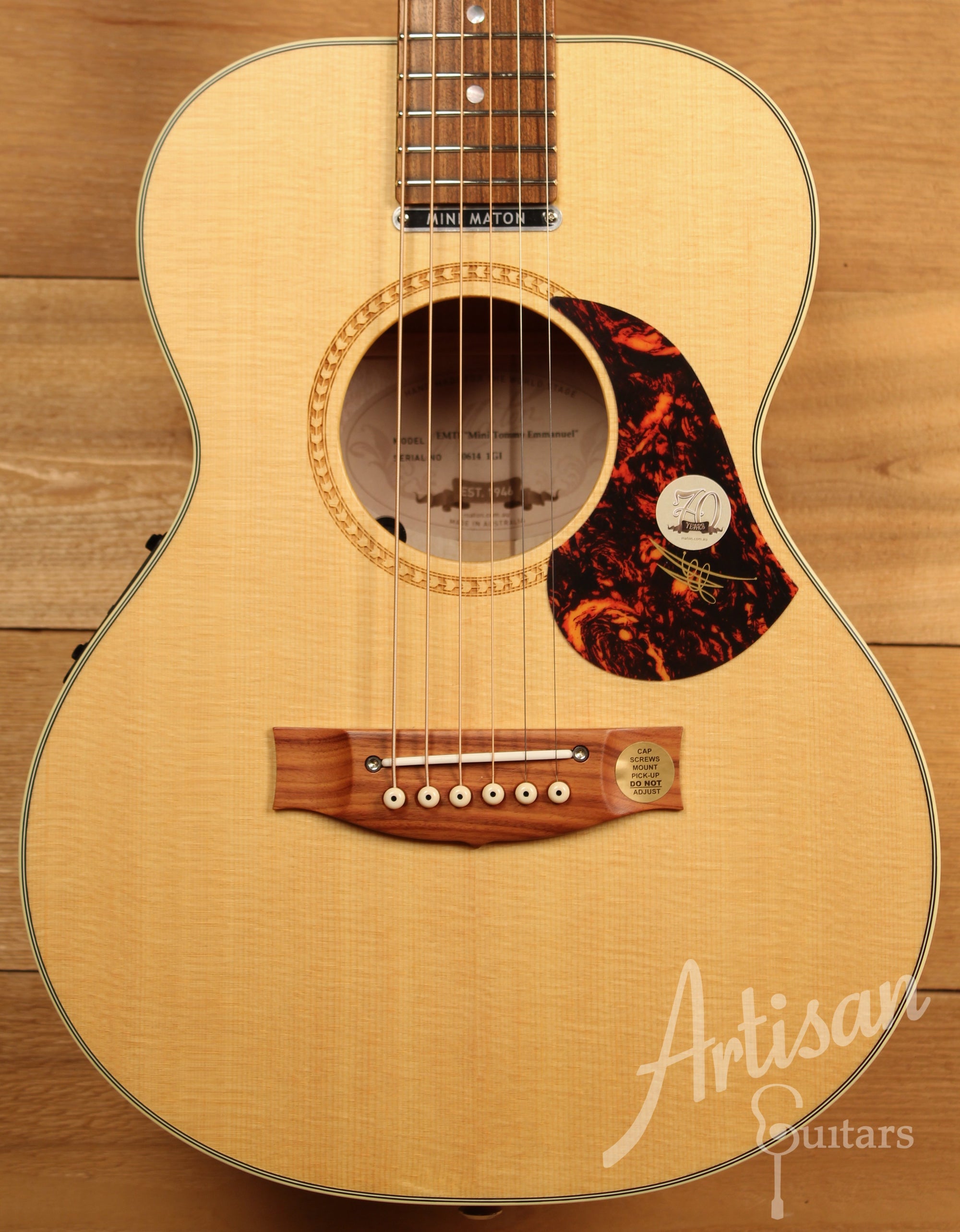 Maton EMTE Tommy Emmanuel Signature Mini Guitar Sitka Spuce and Queensland Maple ID-11761 - Artisan Guitars